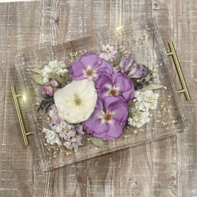 Tray with flower preservation