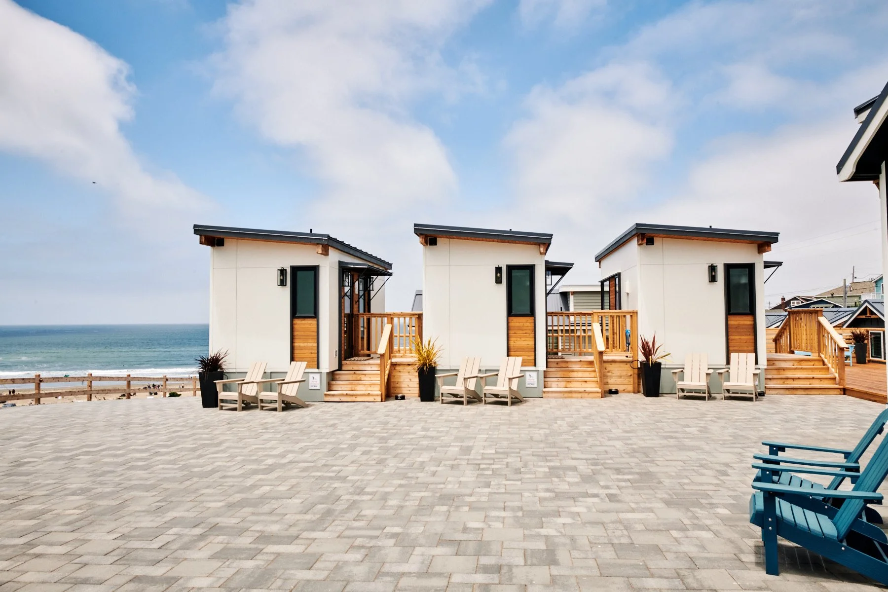 Provides a rich, descriptive experience for screen readers while naturally integrating relevant keywords that search engines like Google index.