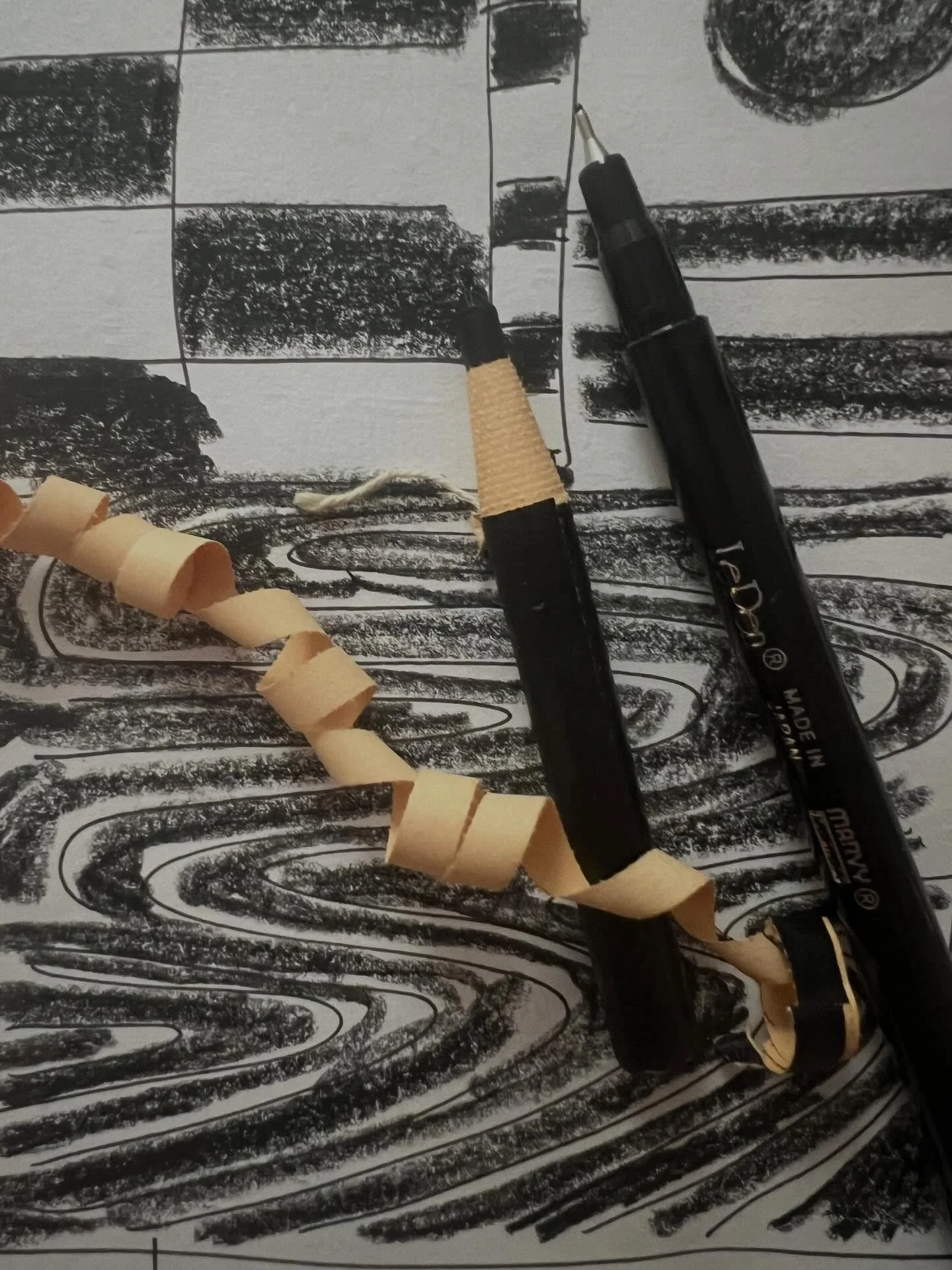 B &amp; W forever 🏴&zwj;☠️