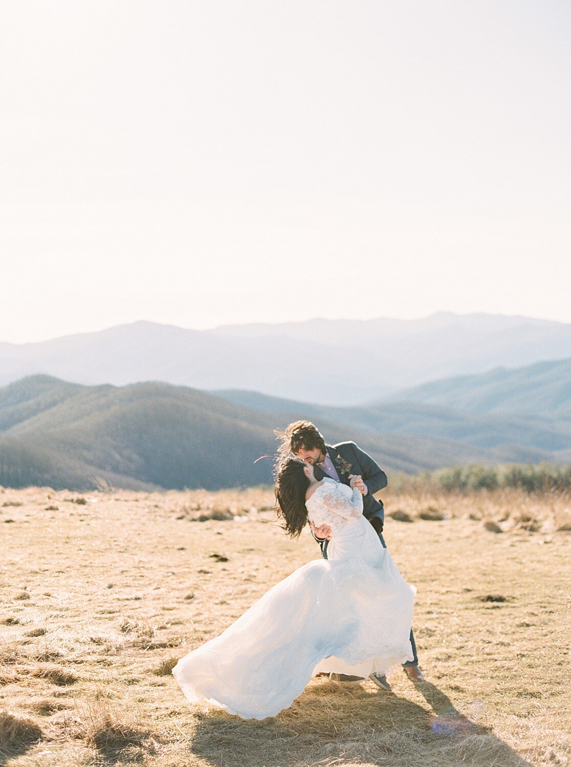 intimate-mountaintop-max-patch-elopement_0012.jpg