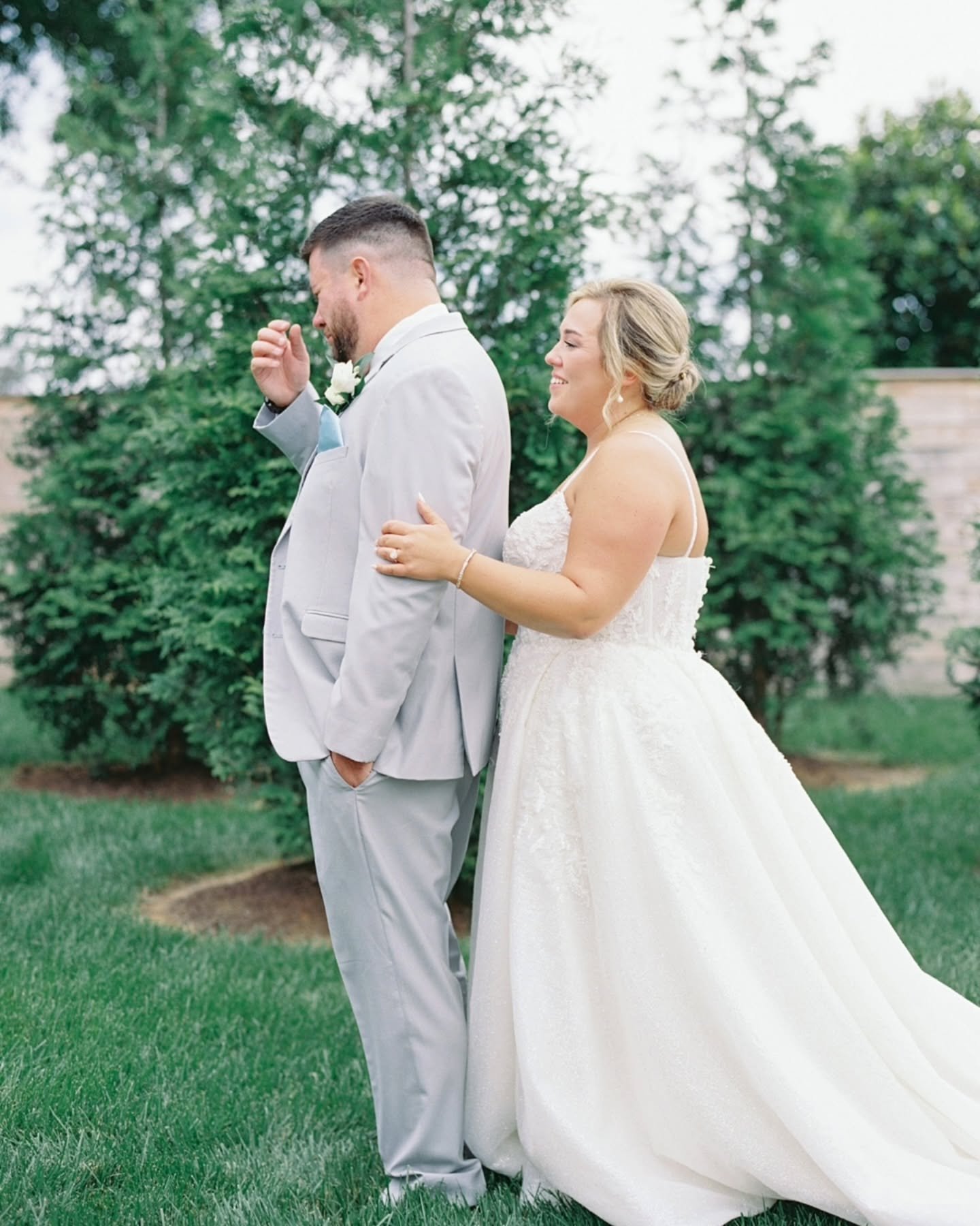It&rsquo;s the rainiest wedding season we&rsquo;ve seen in 11 years in photography, but despite the challenges, part of being in this industry is knowing how to adapt and be flexible. Amber and Josh&rsquo;s day with impactful floral arrangements, dus