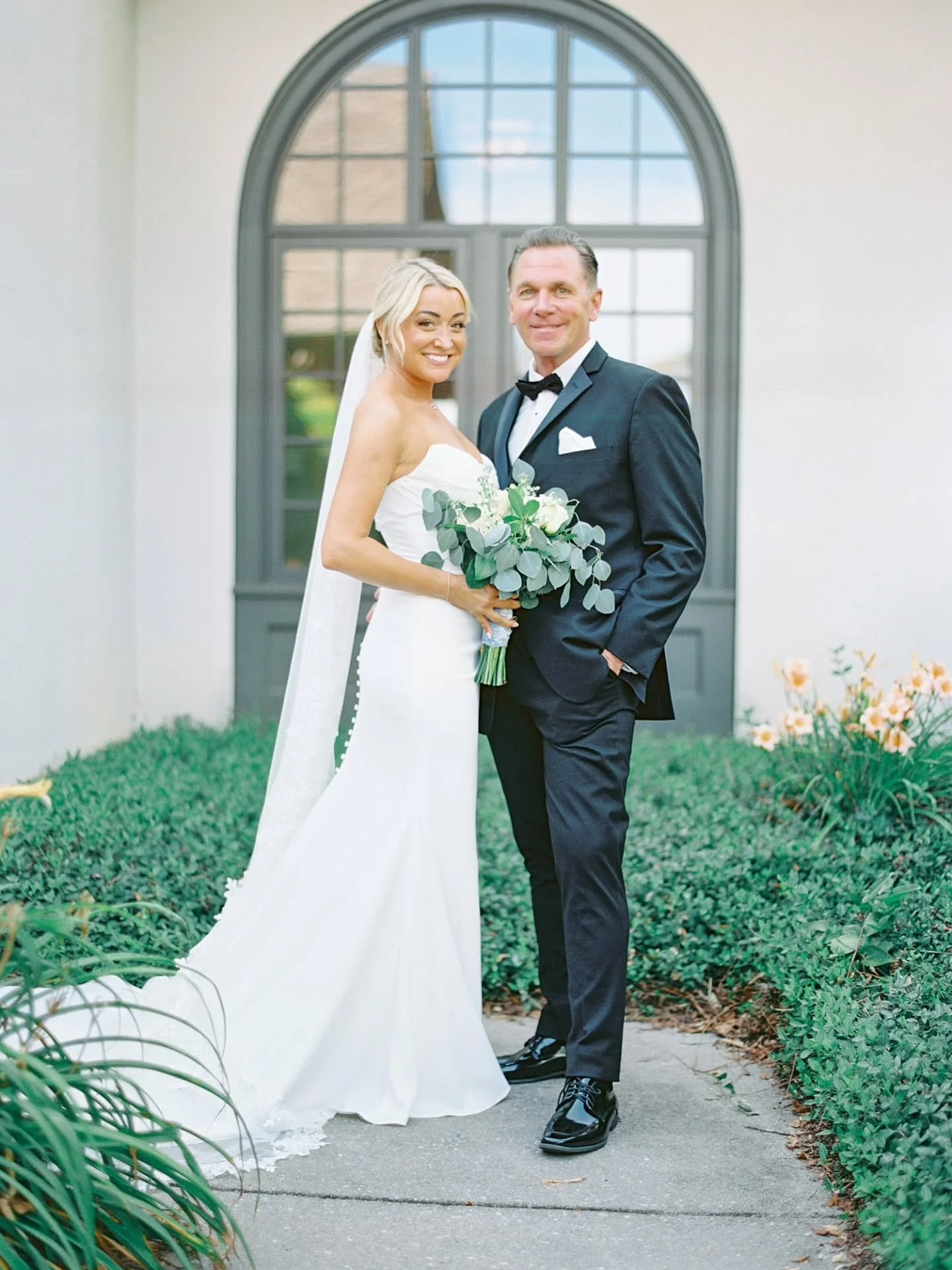 A timeless celebration for a beloved Knoxville couple. From the romantic vows at Gettysvue Country Club to every elegant detail in between, their day was nothing short of iconic.
Congratulations to Audrey &amp; Mike &mdash;an unforgettable love story