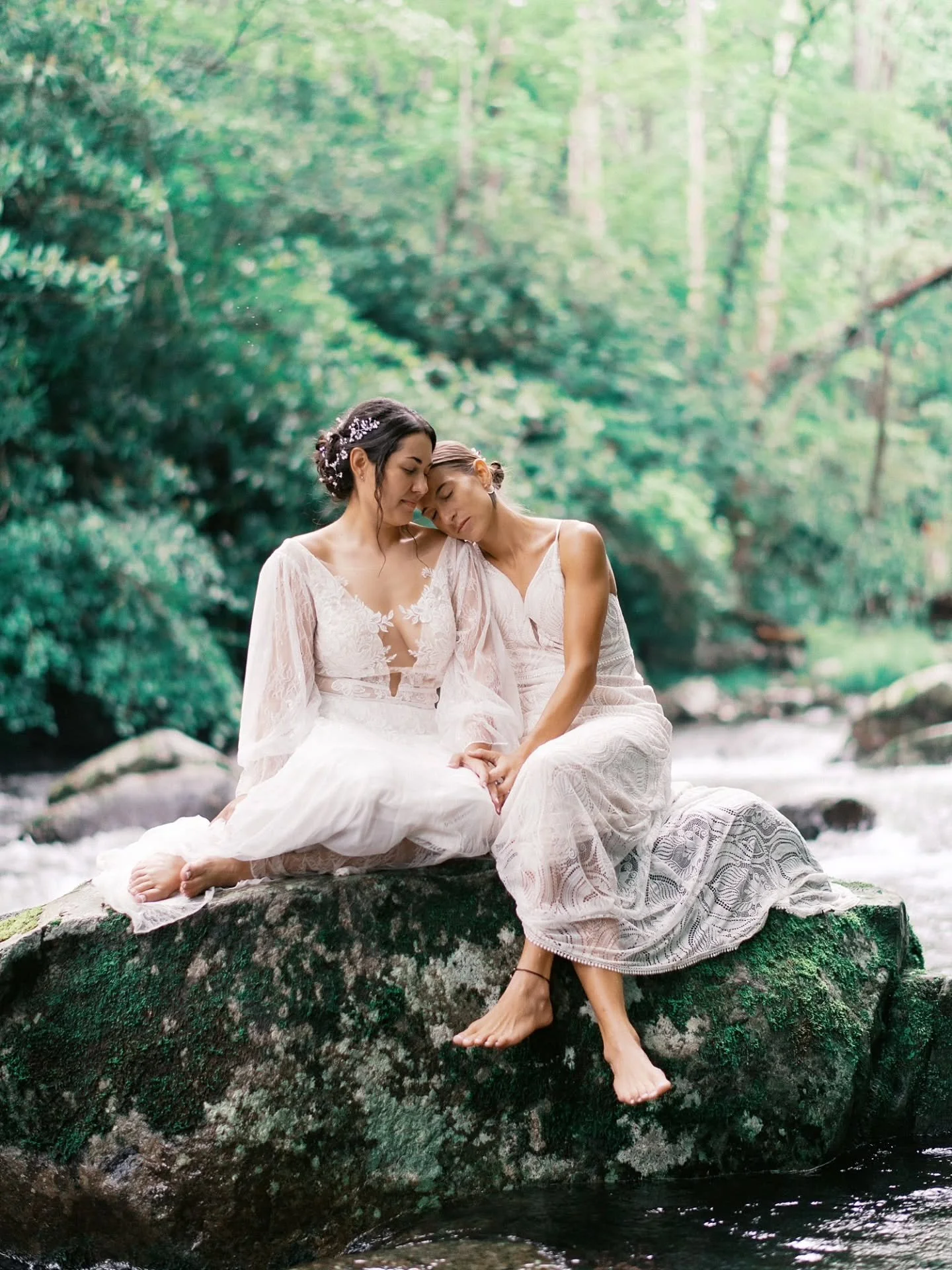 This intimate wedding was an absolute fairytale 🥹😍

.
.
.
.
.
.
#SmokyMountainWedding #IntimateWedding #knoxvilleweddingphotographer #destinationweddingphotographer #destinationwedding #SmokyMountainLove #loveislove