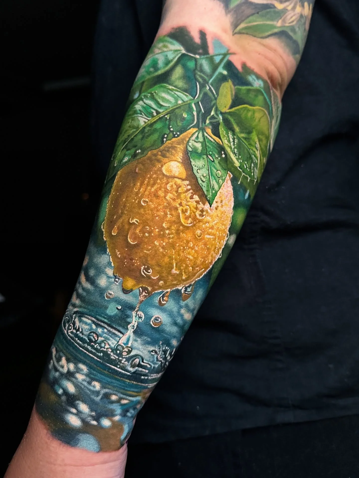 Got to add this Lemon to Jodee&rsquo;s collection at @thebravetattoo in Warkwarth, Auckland, New Zealand !! 
Thanks so much to my brother @ryan_evans for having me, I absolutely love your shop bro! Dope vibes !

Done in one 9 hour session 

Using @in