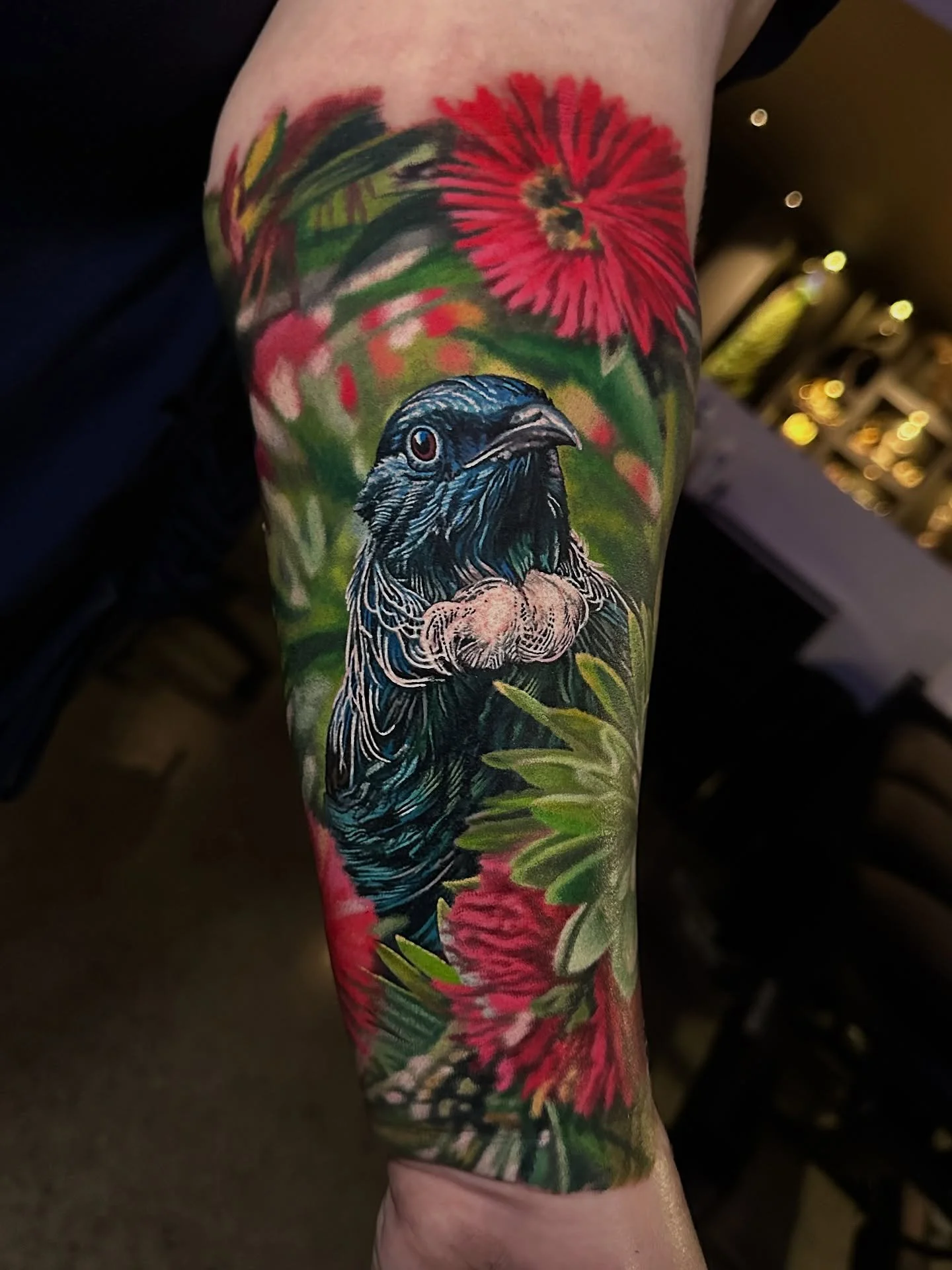 Got to do this Tui bird surrounded by Pohutakawa flowers at @tattoogold_ in Takapuna, Auckland! Thank you so much for having me guys! Was an awesome time can&rsquo;t wait to come back and put in some serious work! 

The tui is probably my favourite b