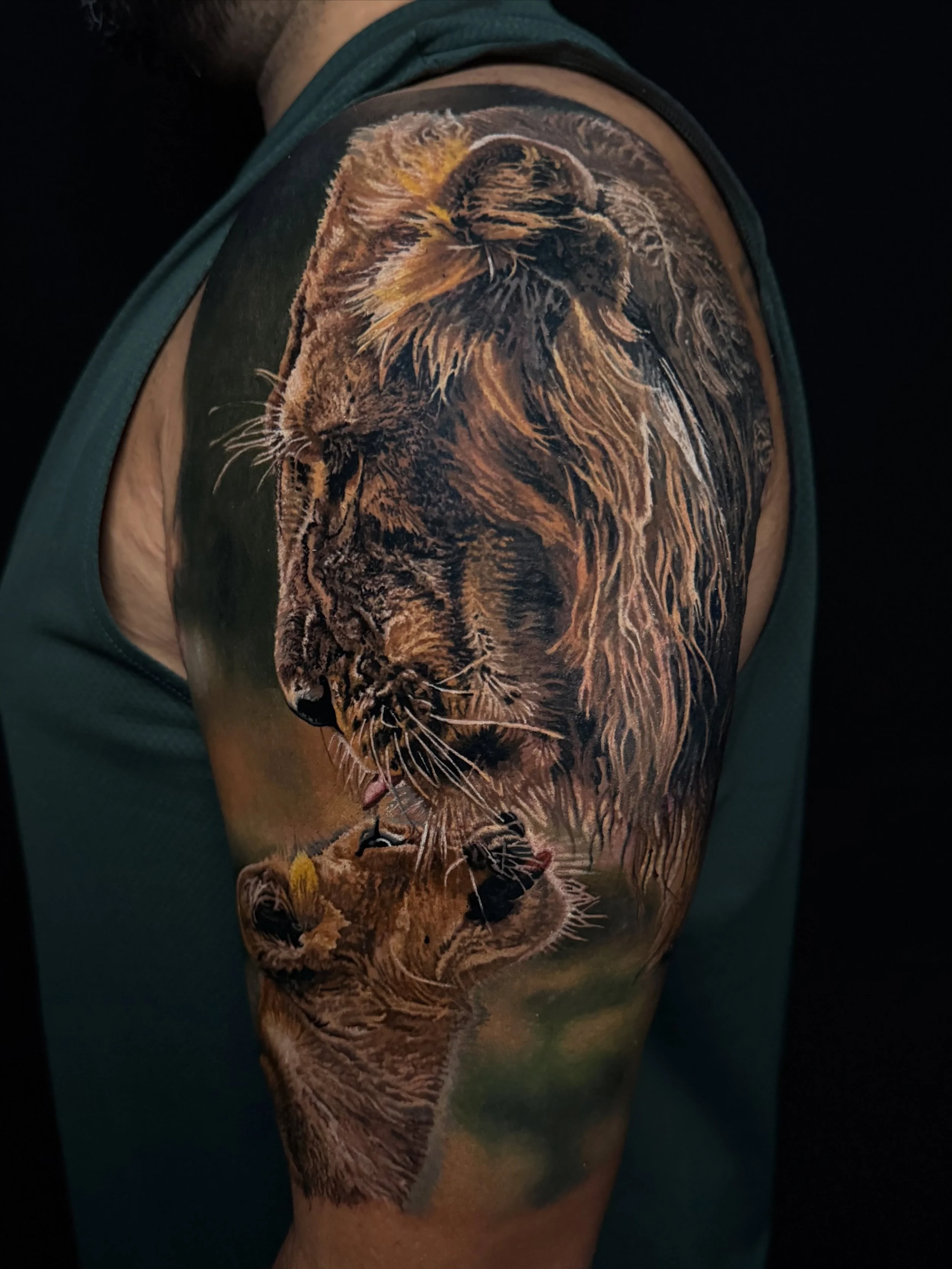 Done over the last 3 days on Danial from Germany! 
Thanks for making the trip over man, had a blast watching movies with you while I stabbed you 😅

3 days
Roughly 23 hours of work 

Done using @skingraphica @intenzetattooink @inkmachines @kwadron @h