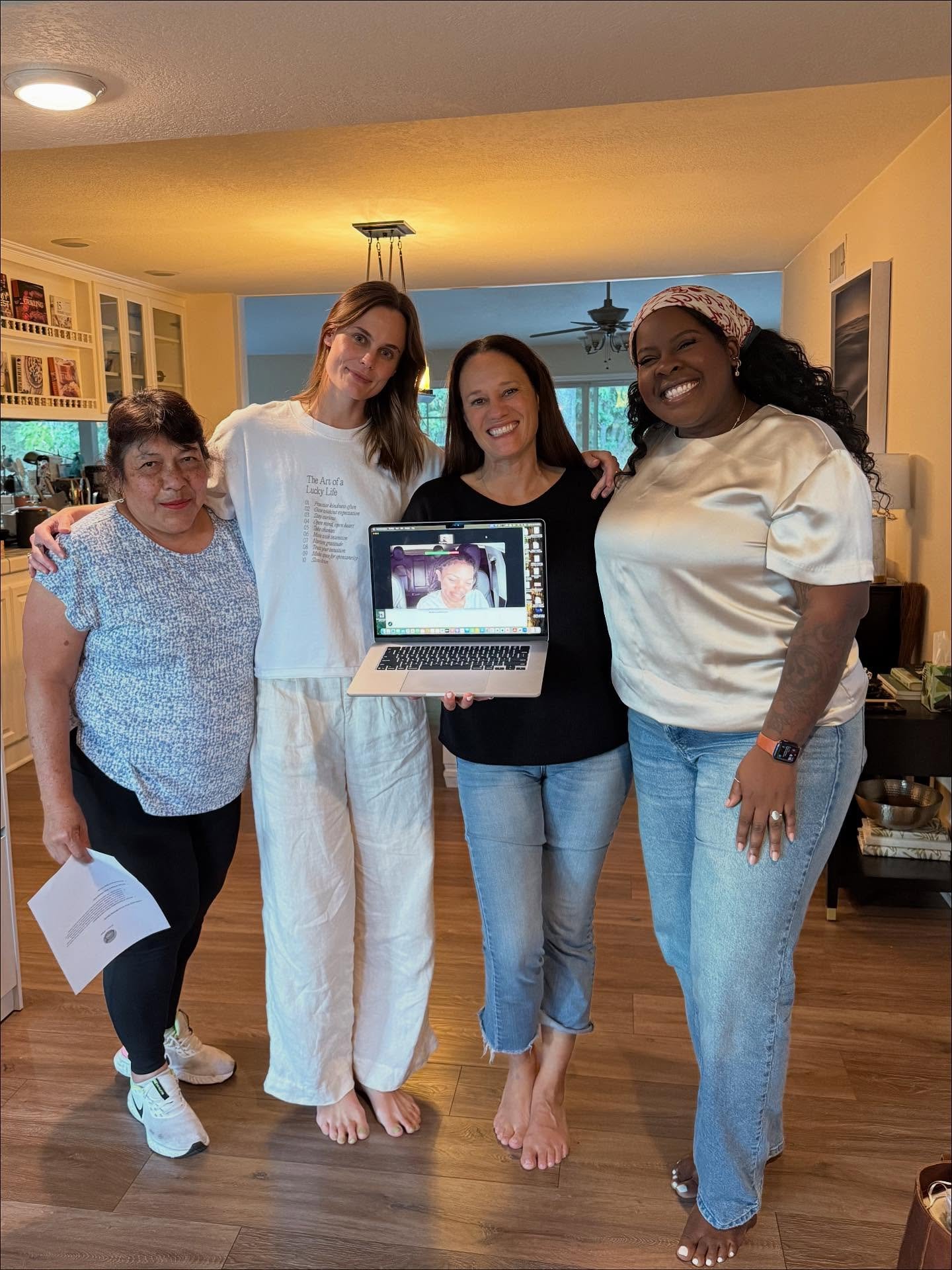 Got the Ninjas together today! 👏 A little food mixed with lots of stories, product reviews, and laughter. Feeling refreshed + ready to serve. 💛 #doulastrong