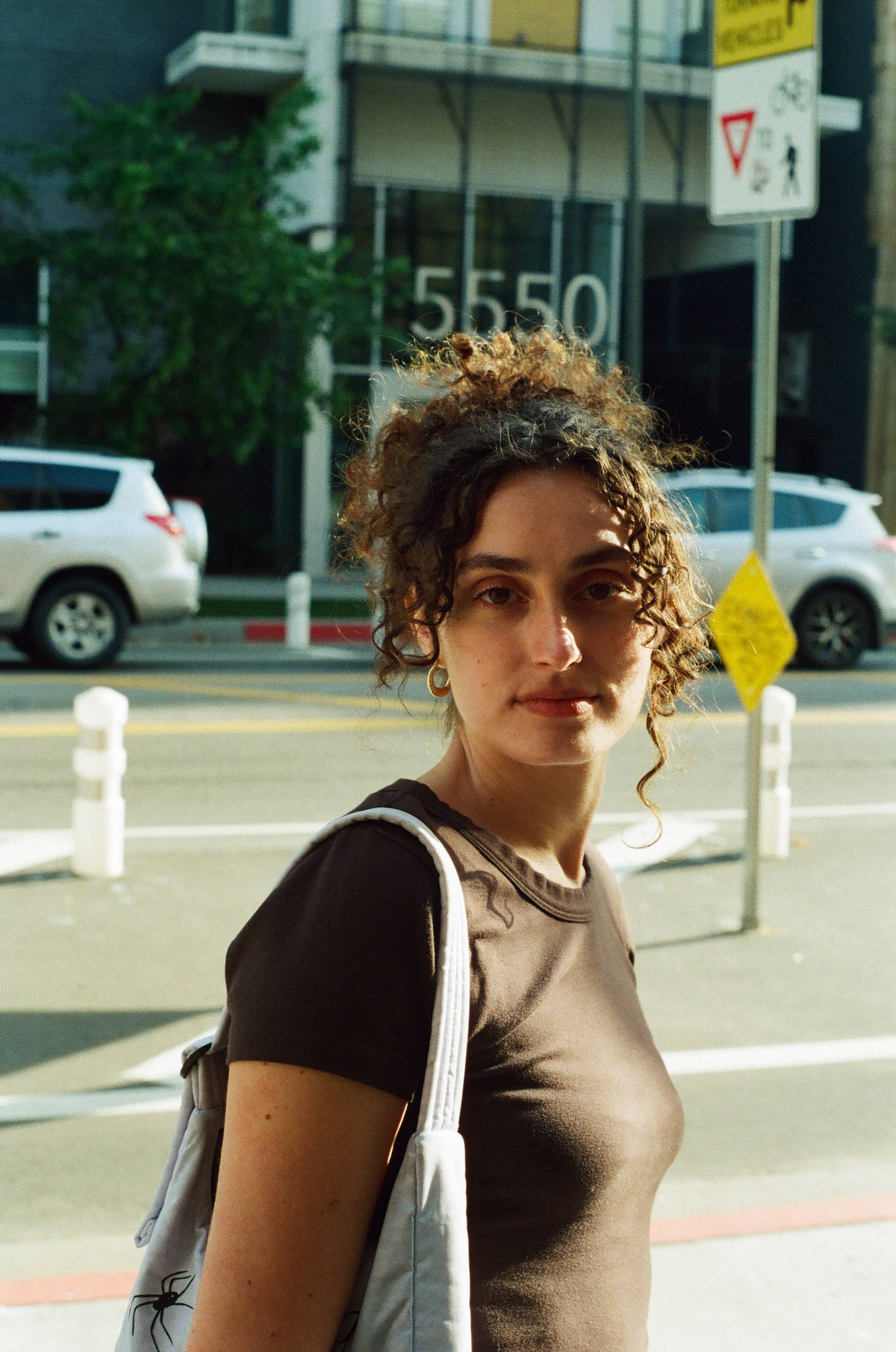 1037x1564x2.jpg