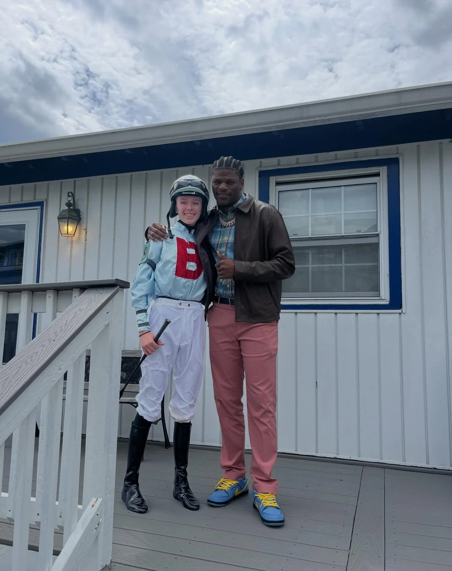 Lamar Jackson was at Laurel Park yesterday giving the call for &ldquo;Riders Up!&rdquo; in the paddock. Here he is with apprentice jockey Taylor Kingsley who rode Fightnomoreforever in the 6th for Bonita Farm. Go ravens! @new_era8 @taylor_kingsley3 
