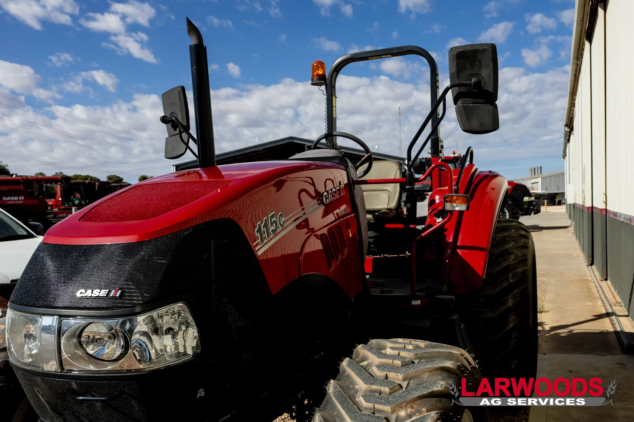 CASE IH FARMALL 115C-05.jpg