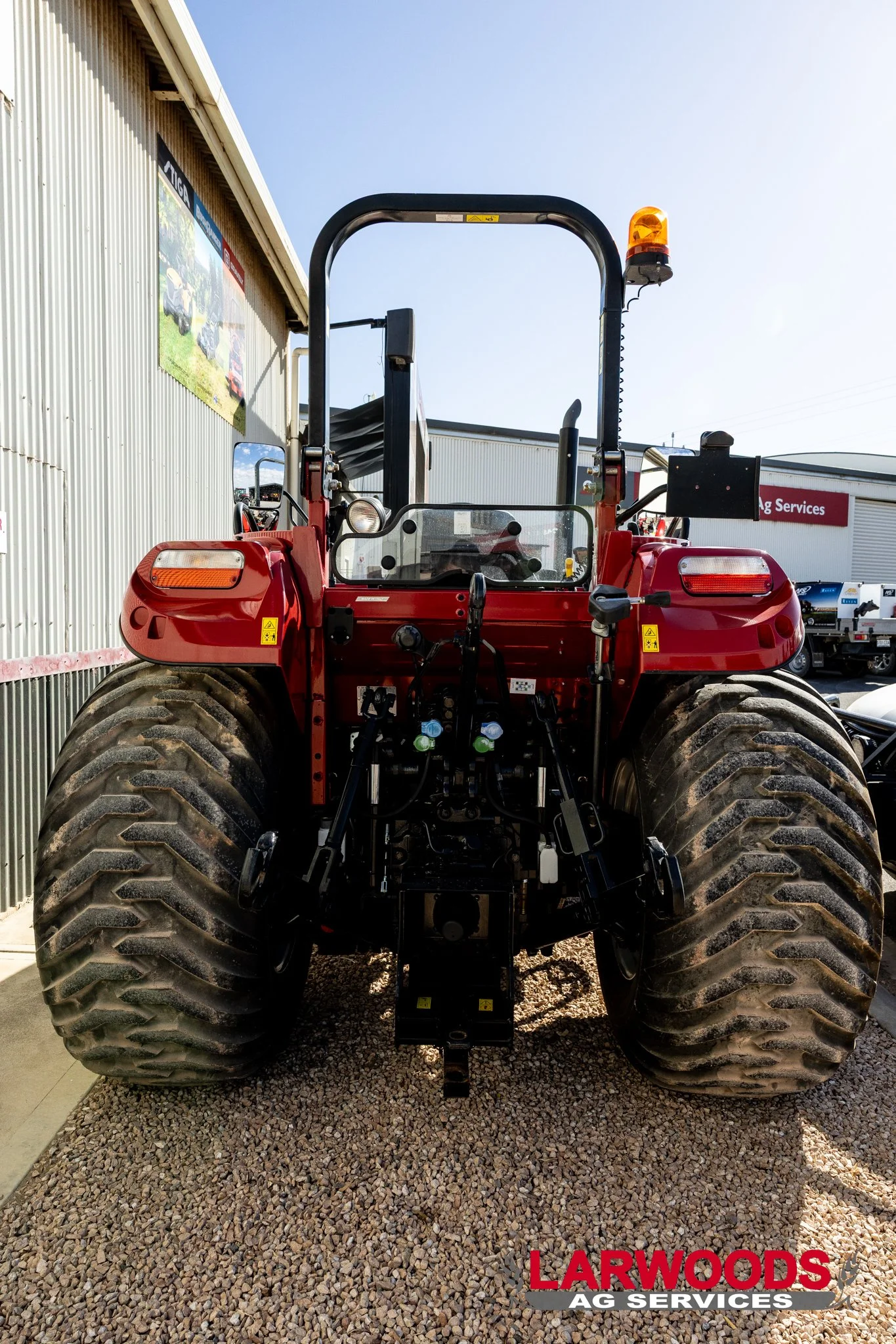CASE IH FARMALL 115C-03.jpg