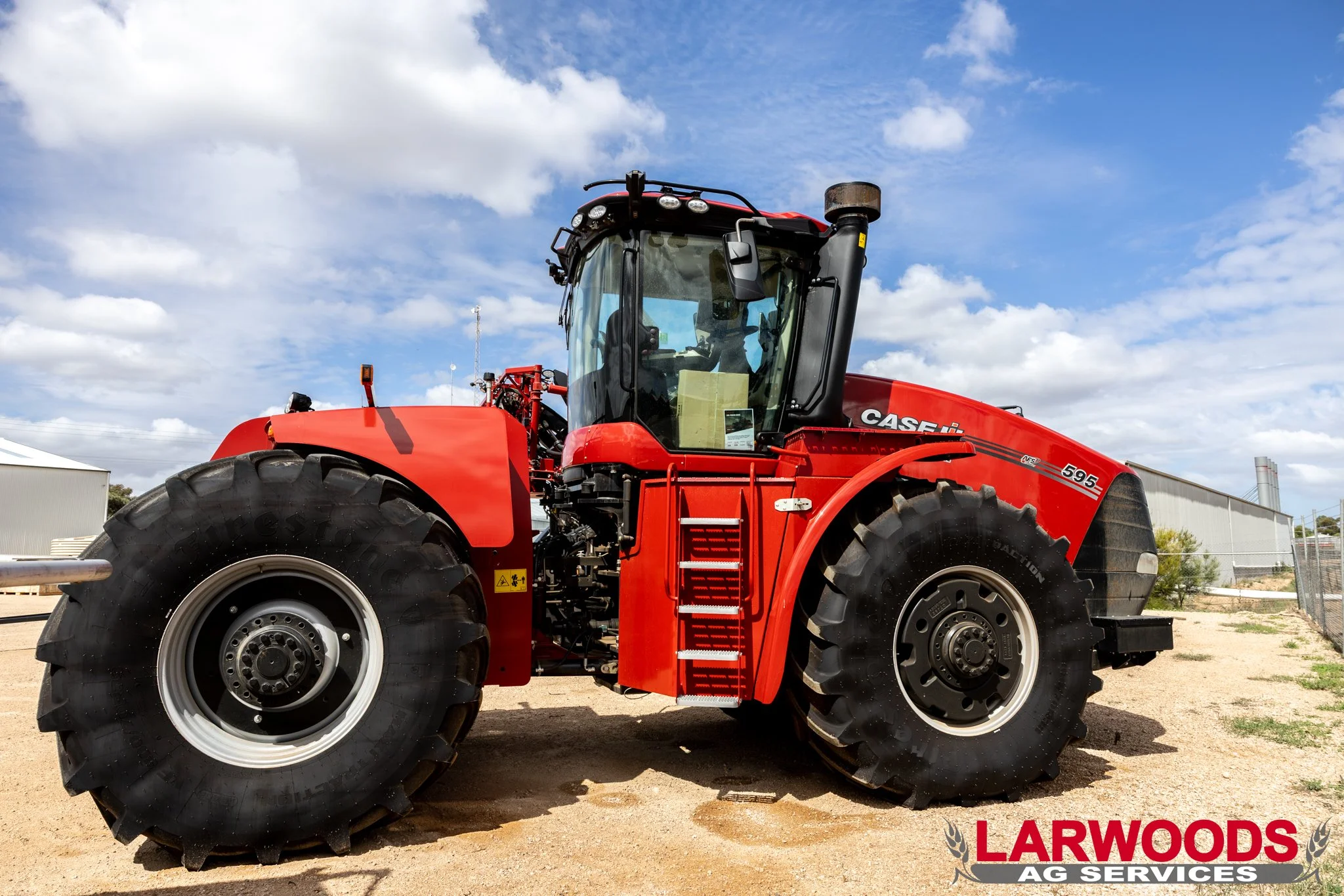Steiger 595-2.jpg
