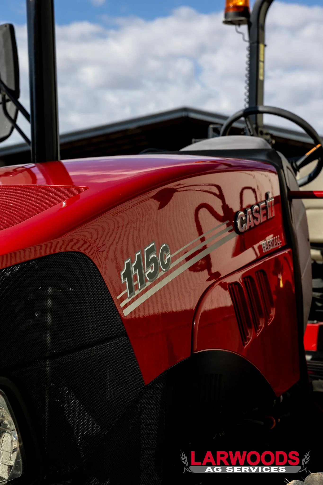 CASE IH FARMALL 115C-06.jpg