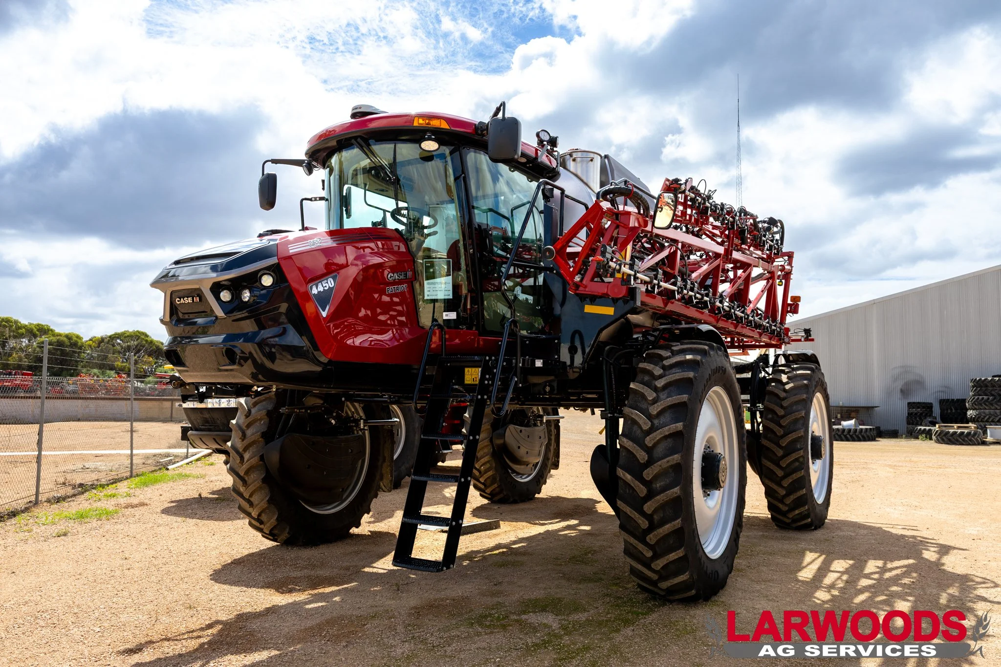 CASE IH 4450 PATRIOT SPRAYER