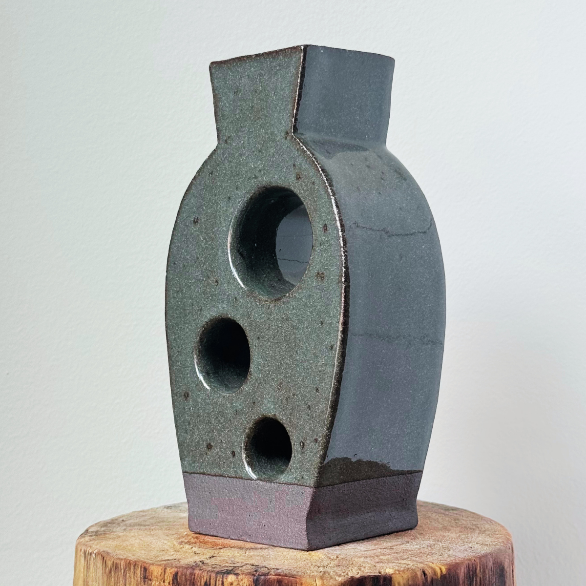 viola.slab.vessel