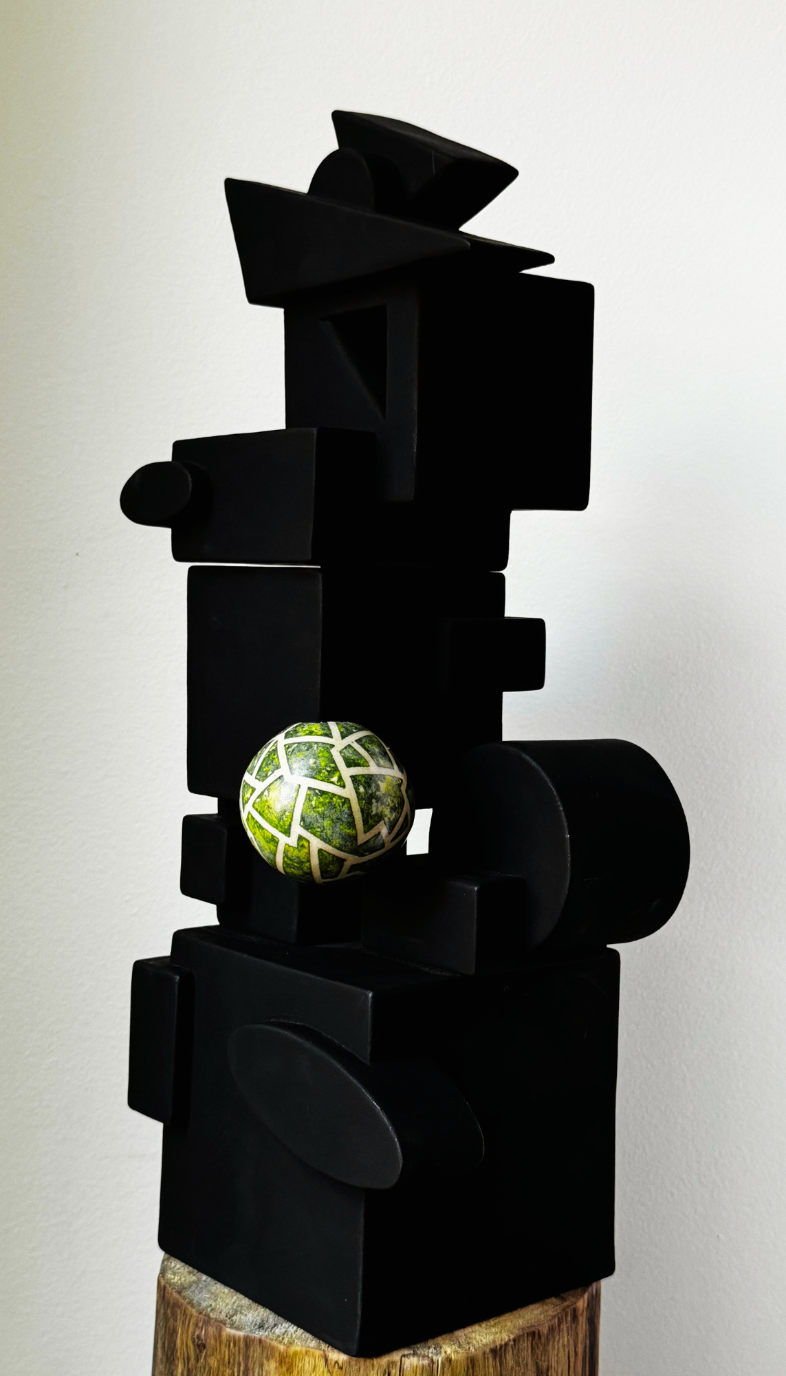 black.totem.green