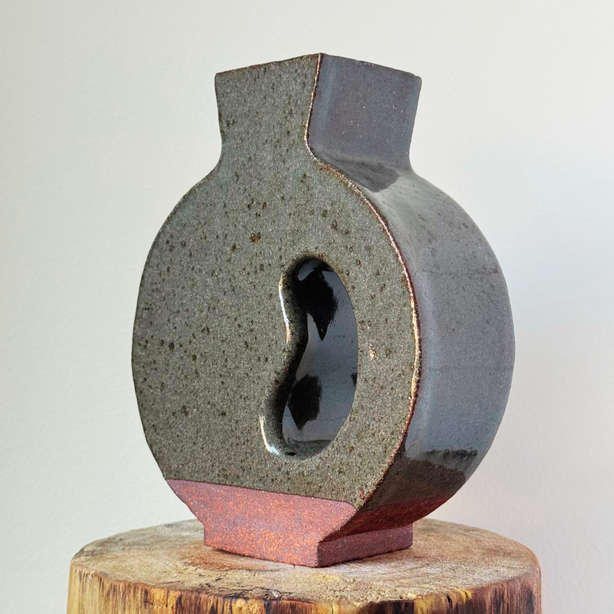 dee.slab.vessel