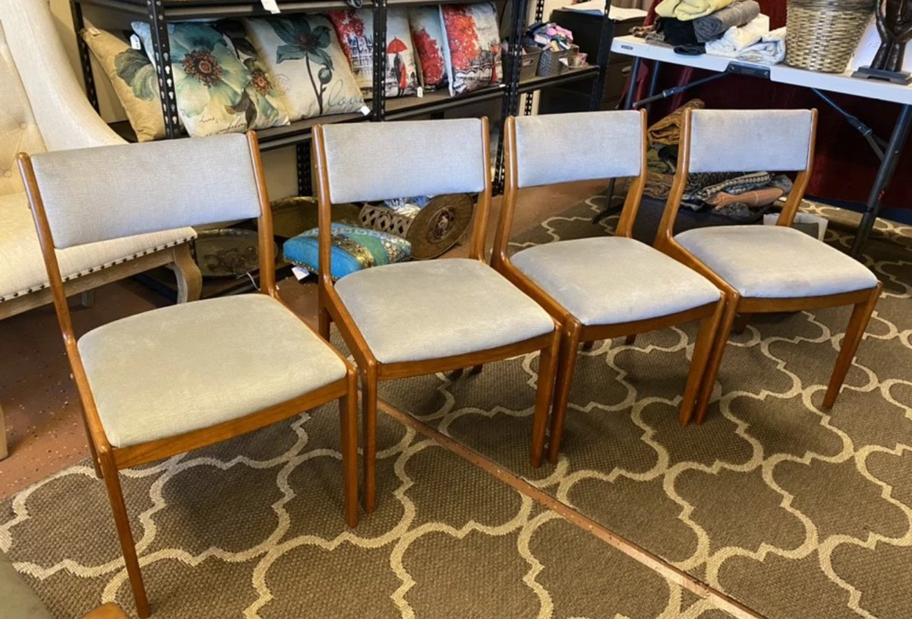 reupholstered-chair-armchair-dining-chair-antique-midcentury-modern-custom-furniture-fabrics31.jpeg
