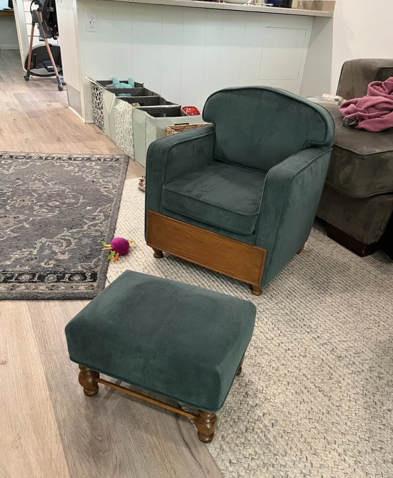 reupholstered-chair-armchair-dining-chair-antique-midcentury-modern-custom-furniture-fabrics7.jpeg