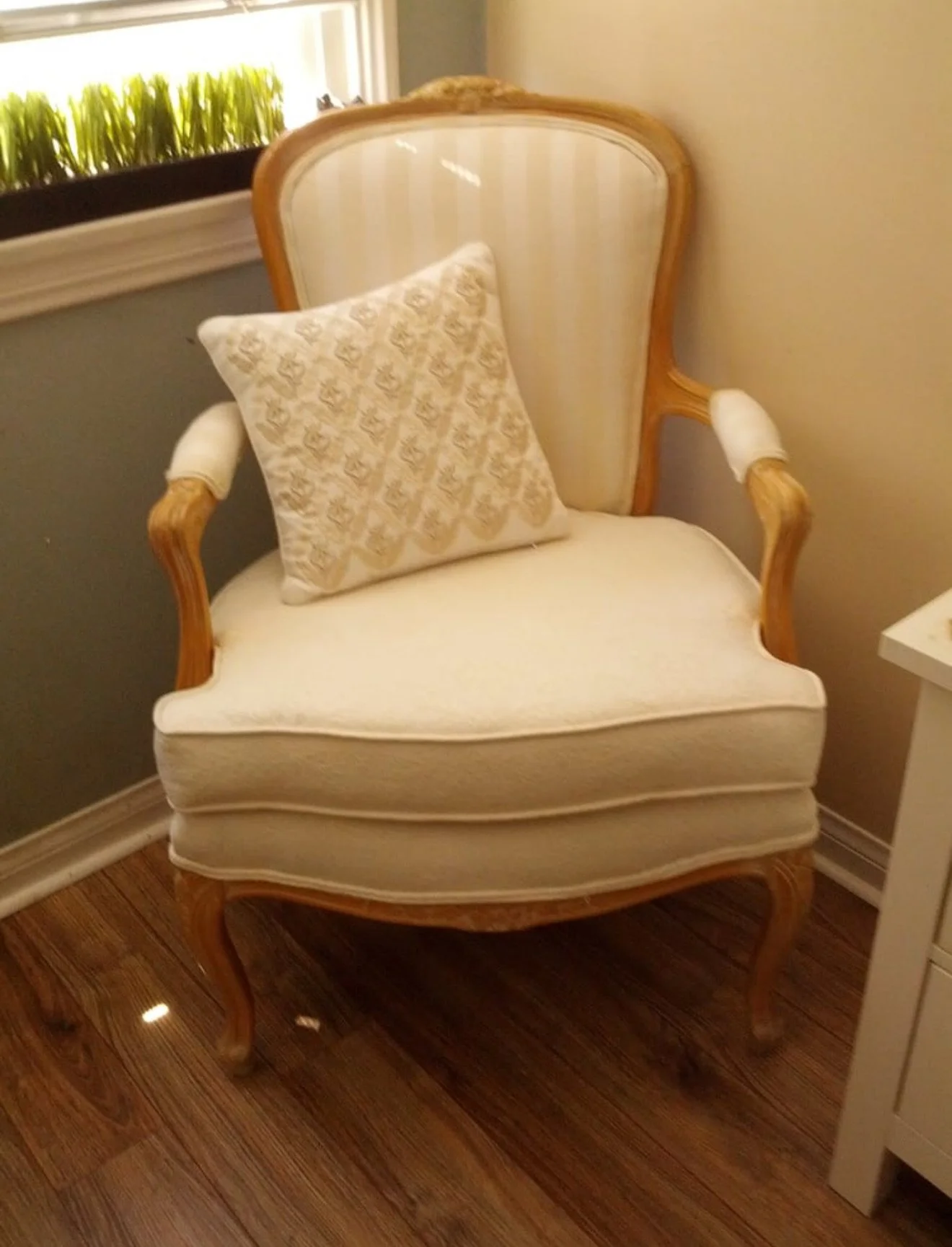 reupholstered-chair-armchair-dining-chair-antique-midcentury-modern-custom-furniture-fabrics68.jpeg