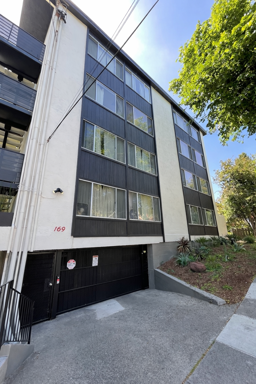 Facade Repairs & Historical Restoration