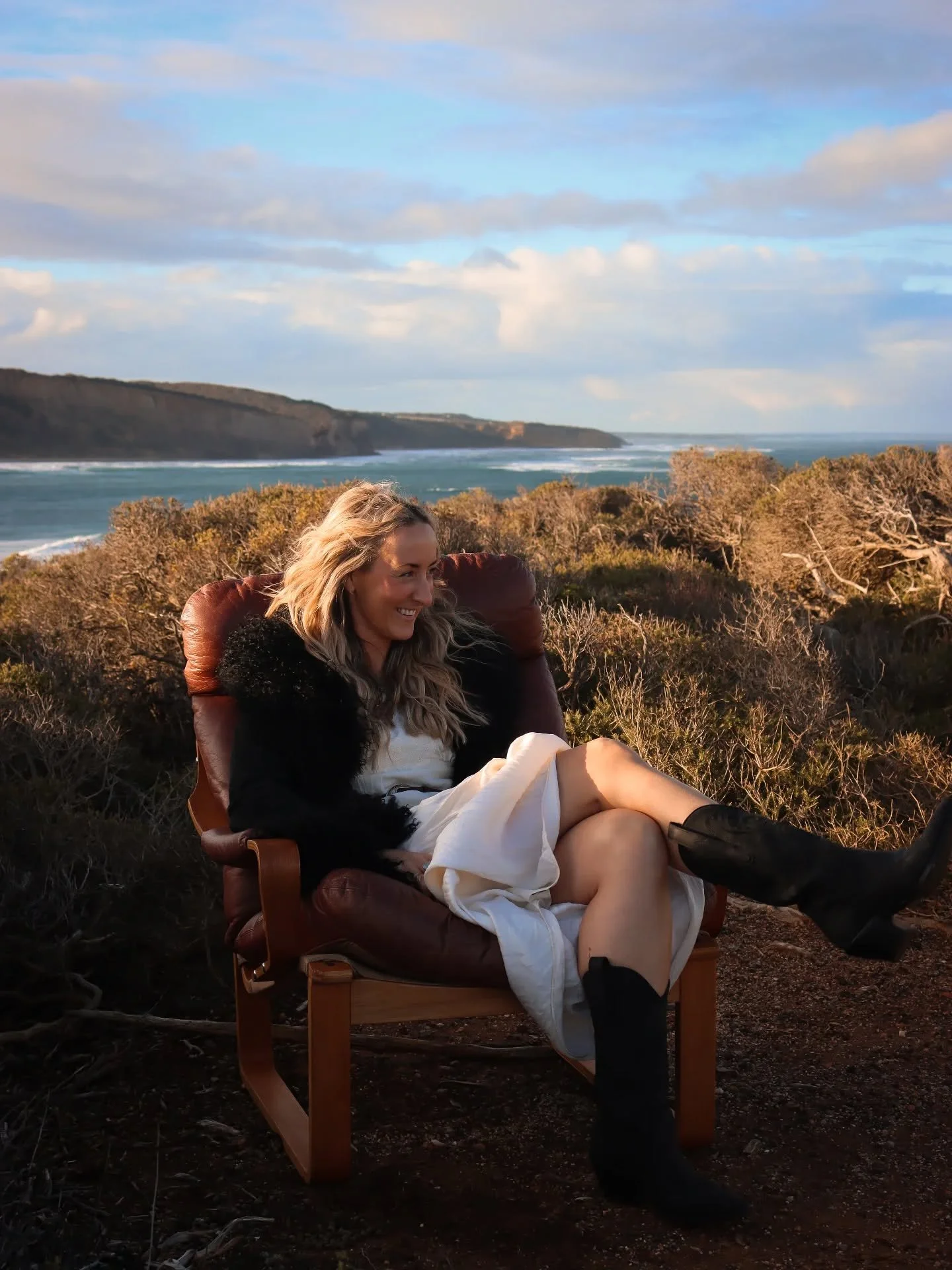 Just doing some very serious and important thinking here. Mostly about how I'm going to get this chair back to the car 😂

For the newbies joining the Salt of Earth crew, hi I'm Jess, the creative director and artist behind this whole thing.

Here's 