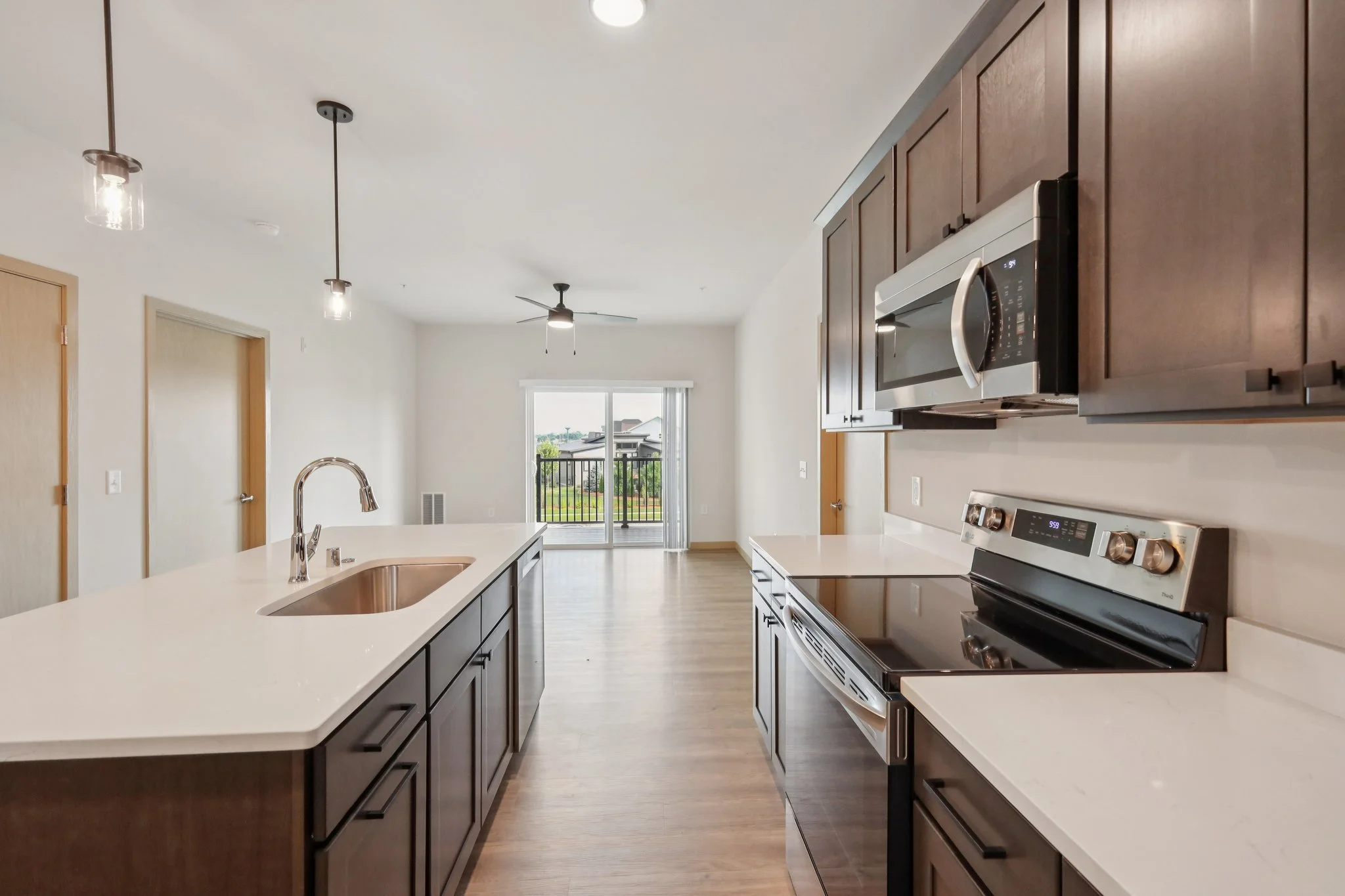 6556_Stack_Dr_Windsor_WI_53598_USA-Kitchen-MW5A0706.jpg