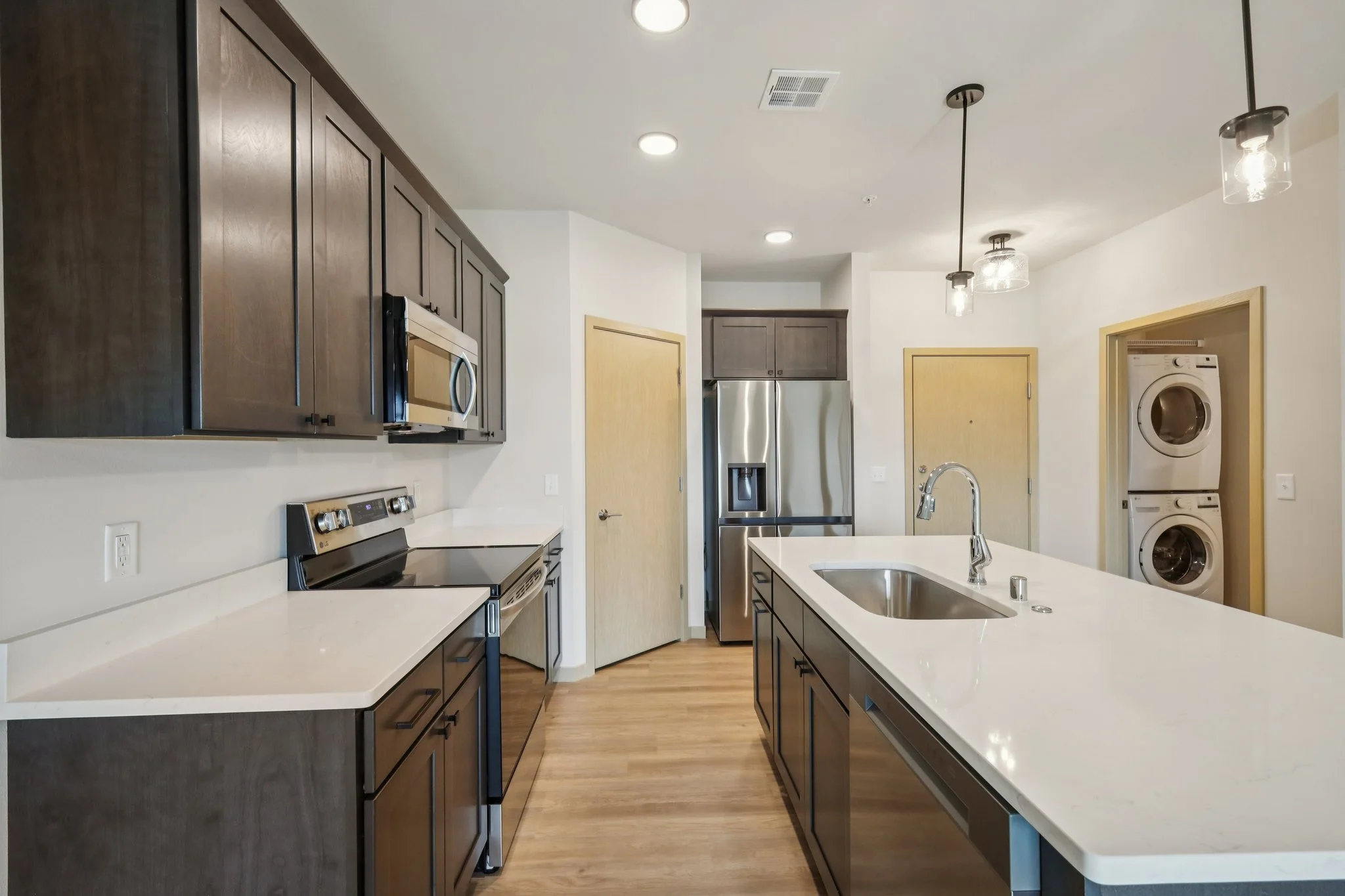 6556_Stack_Dr_Windsor_WI_53598_USA-Kitchen-MW5A0697.jpg