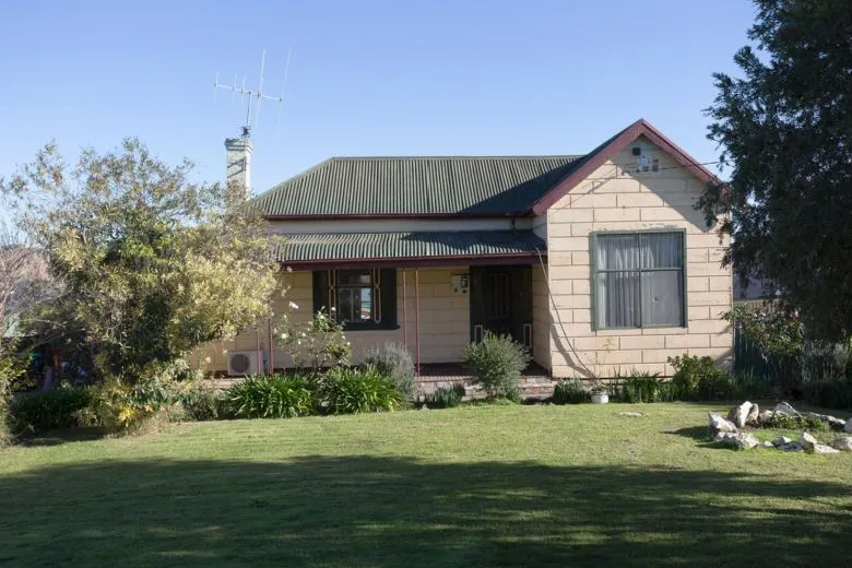Claire & Rita — Flora Hill VIC
