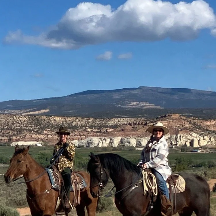 You never get tired of this trail, the picture perfect ride ! Call or DM for inquiries on dates!
#horseback #horsevacation #horsebackvacation #horseriding #horseexcursion
#southernutah #horseutah #horsebackutah #utahvacation #brycecanyon
#escalante #