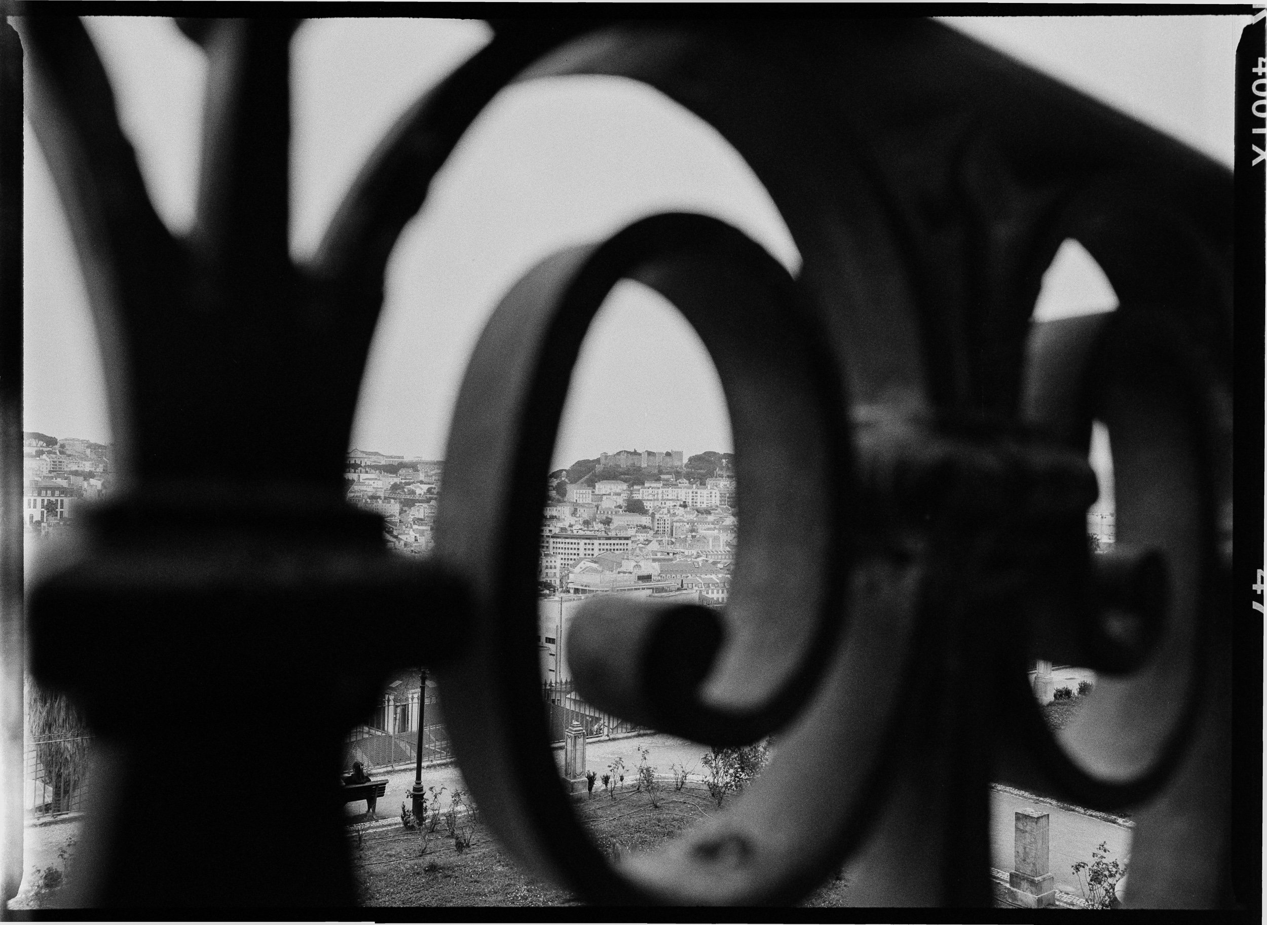 2024070824_Portugal_Lisbon_2024_Mamiya645ProTL_Kodak Tri-X 4003501-Pano-positive.jpg