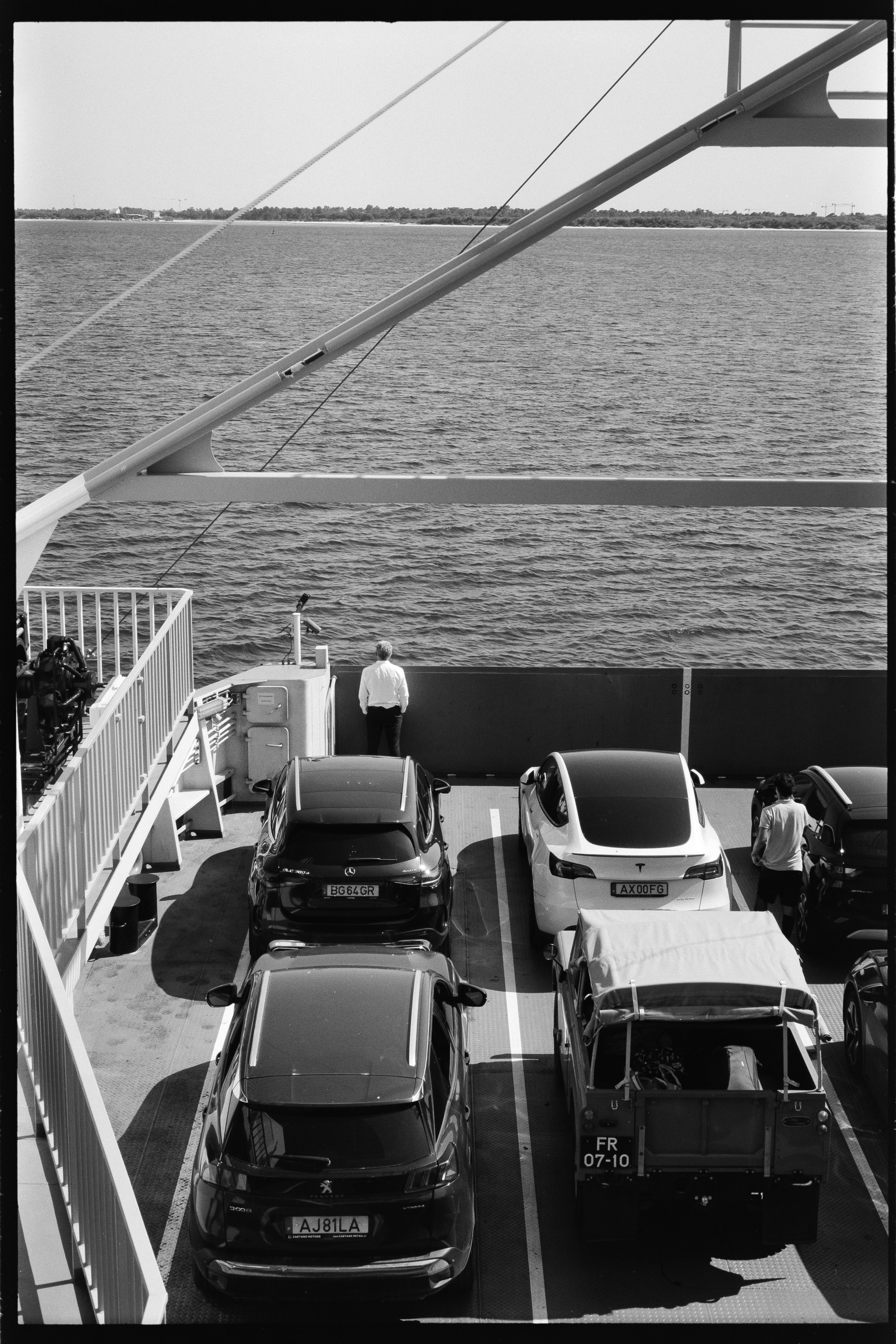 20240729_Portugal2024_NikonF3_Fuji Acros1002808-positive.jpg