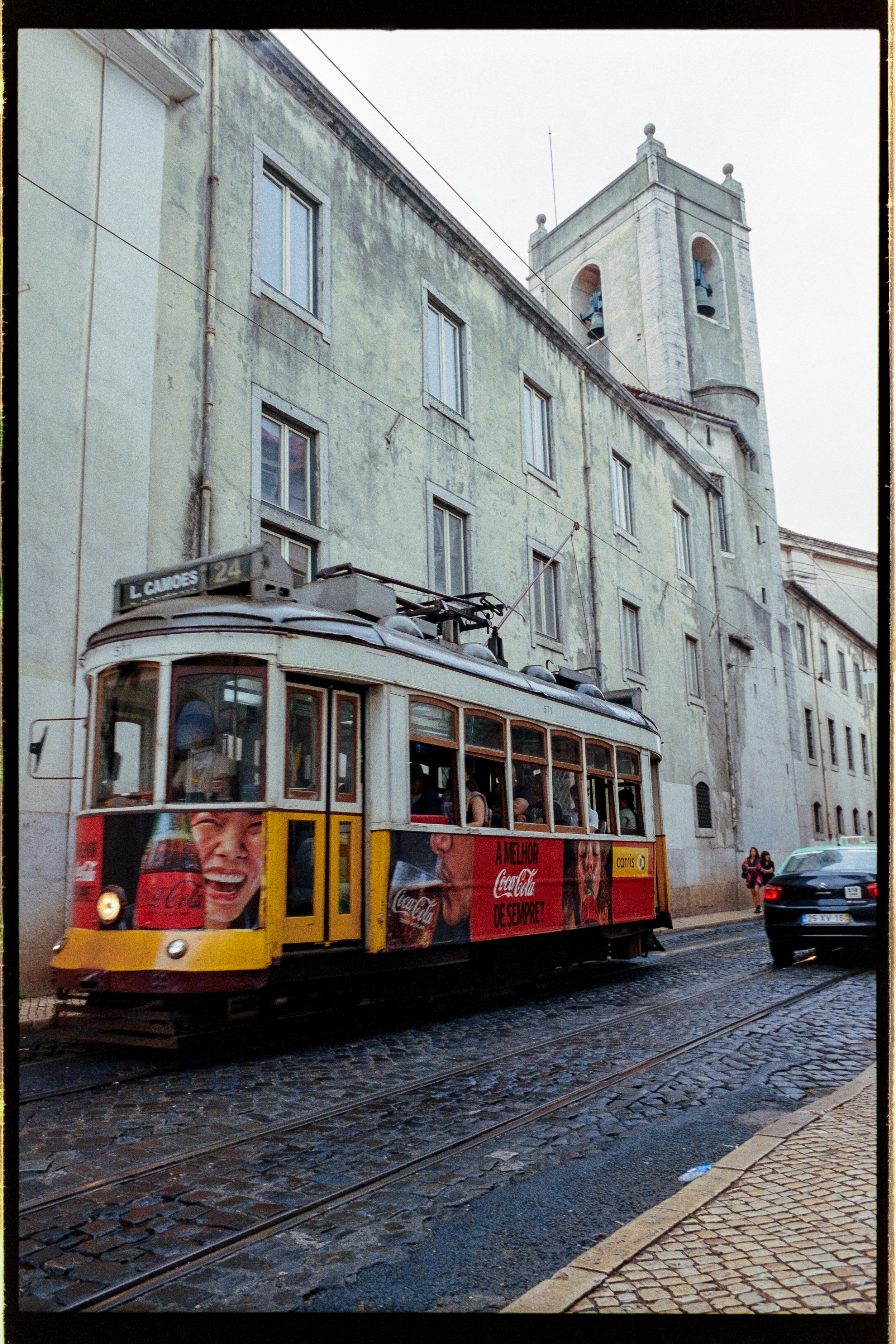 20240710_Portugal_2024_Nikon F3_Portra 400_3776-positive.jpg