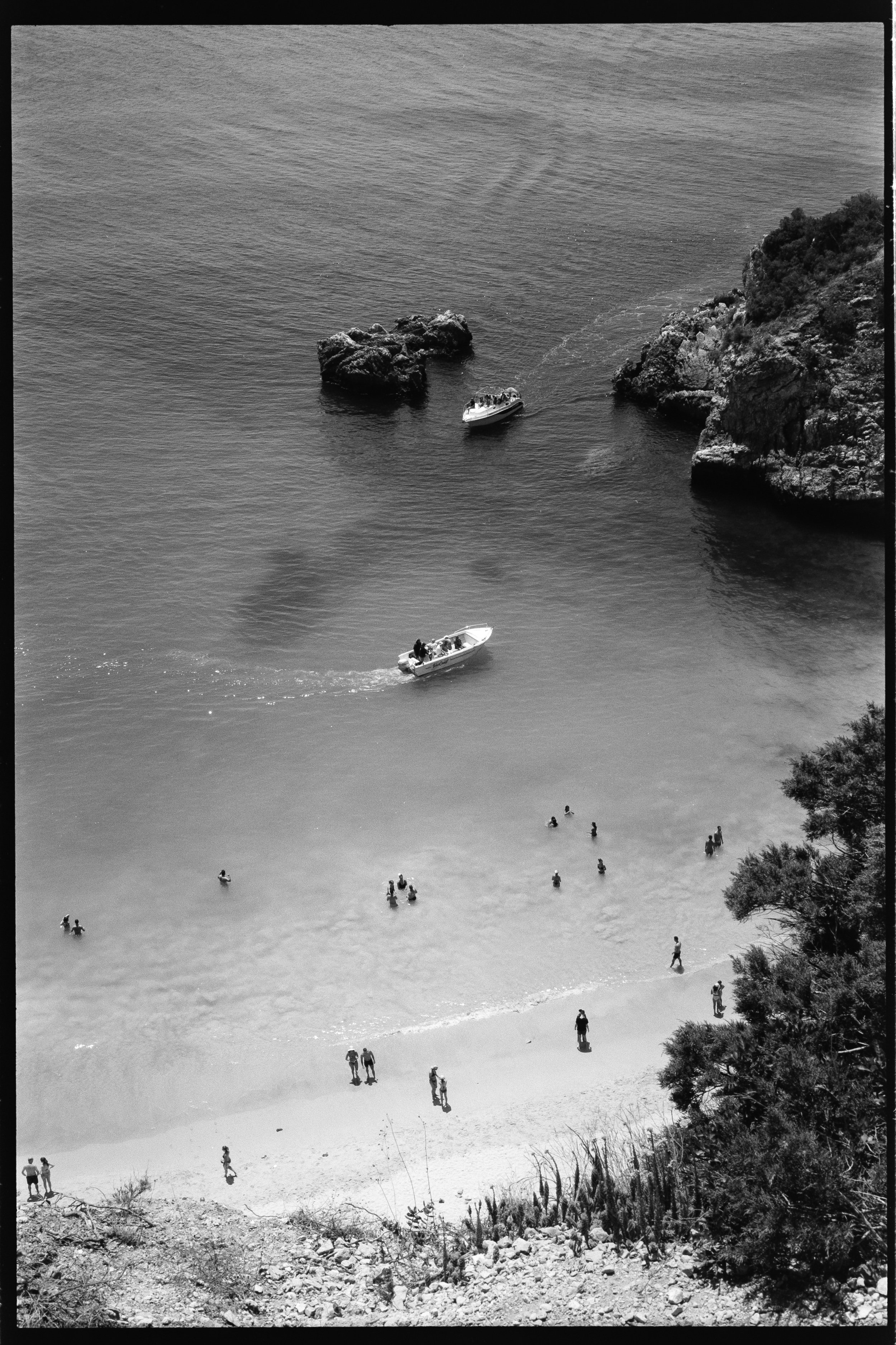 20240729_Portugal2024_NikonF3_Fuji Acros1002816-positive.jpg