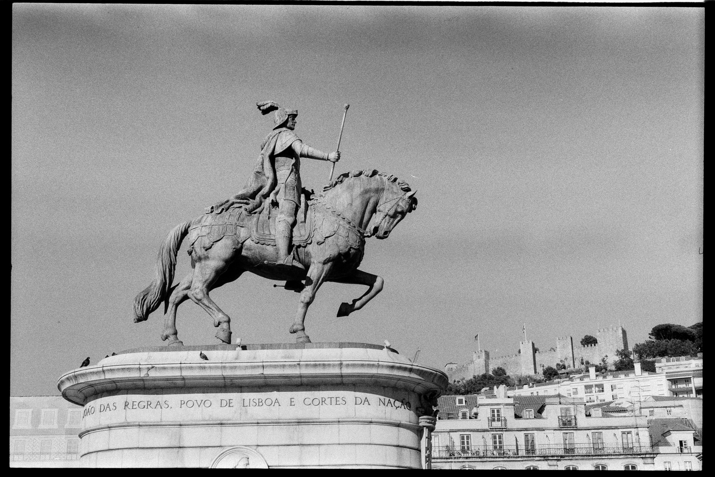 20240715_Portugal2024_NikonF3_Ilford HP52854-positive.jpg