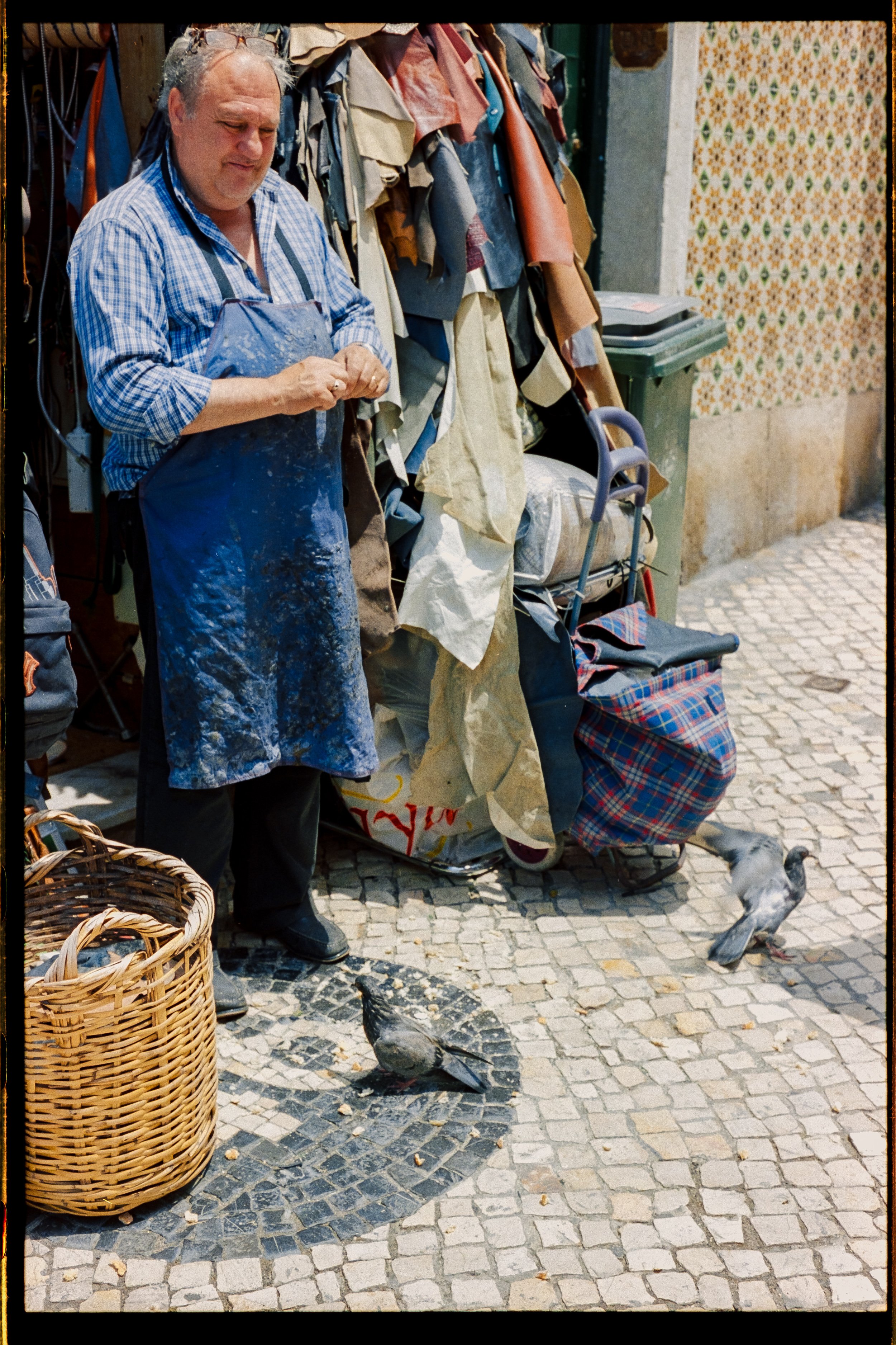 20240710_Portugal_2024_Nikon F3_Portra 400_3755-positive.jpg