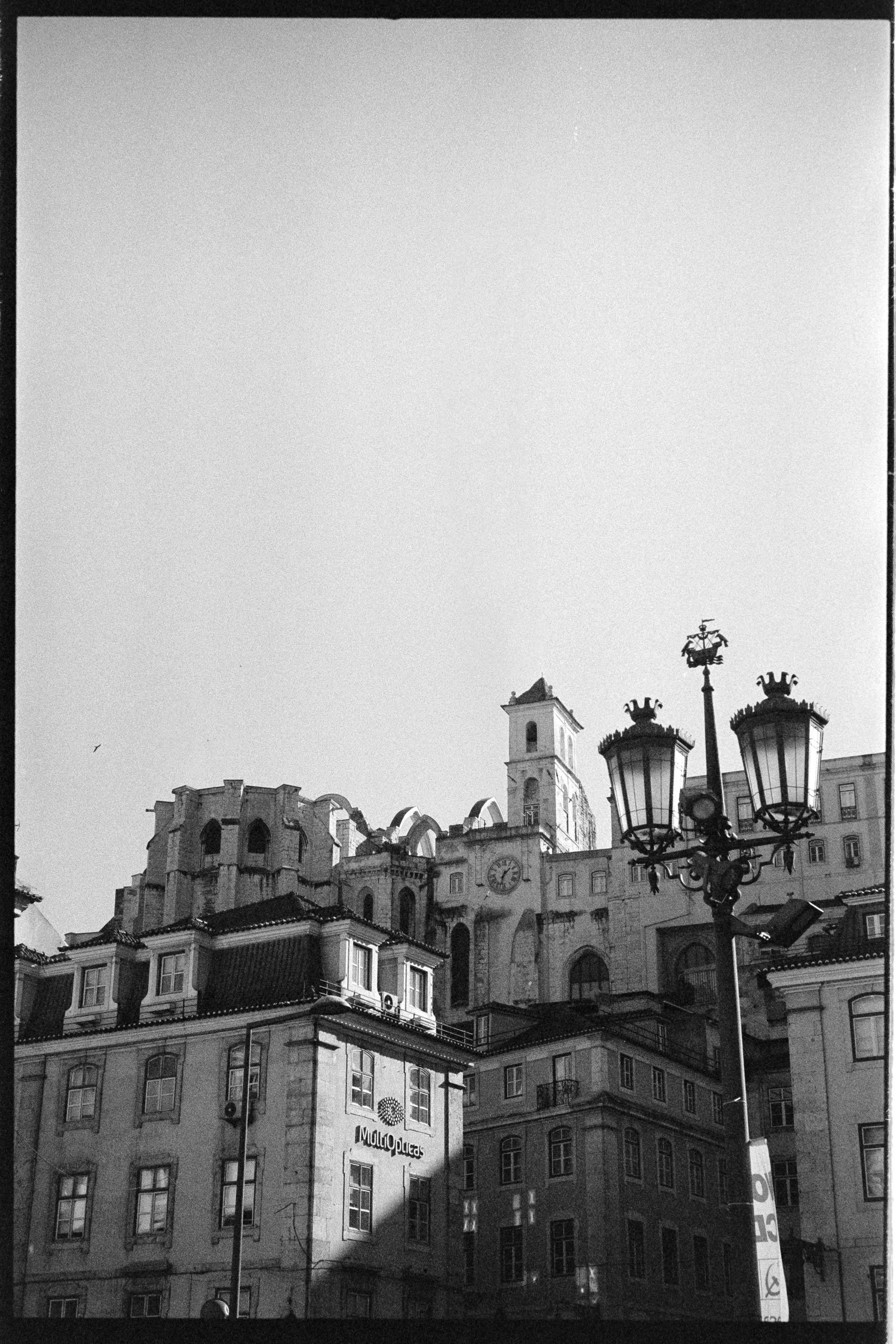 20240715_Portugal2024_NikonF3_Ilford HP52851-positive.jpg