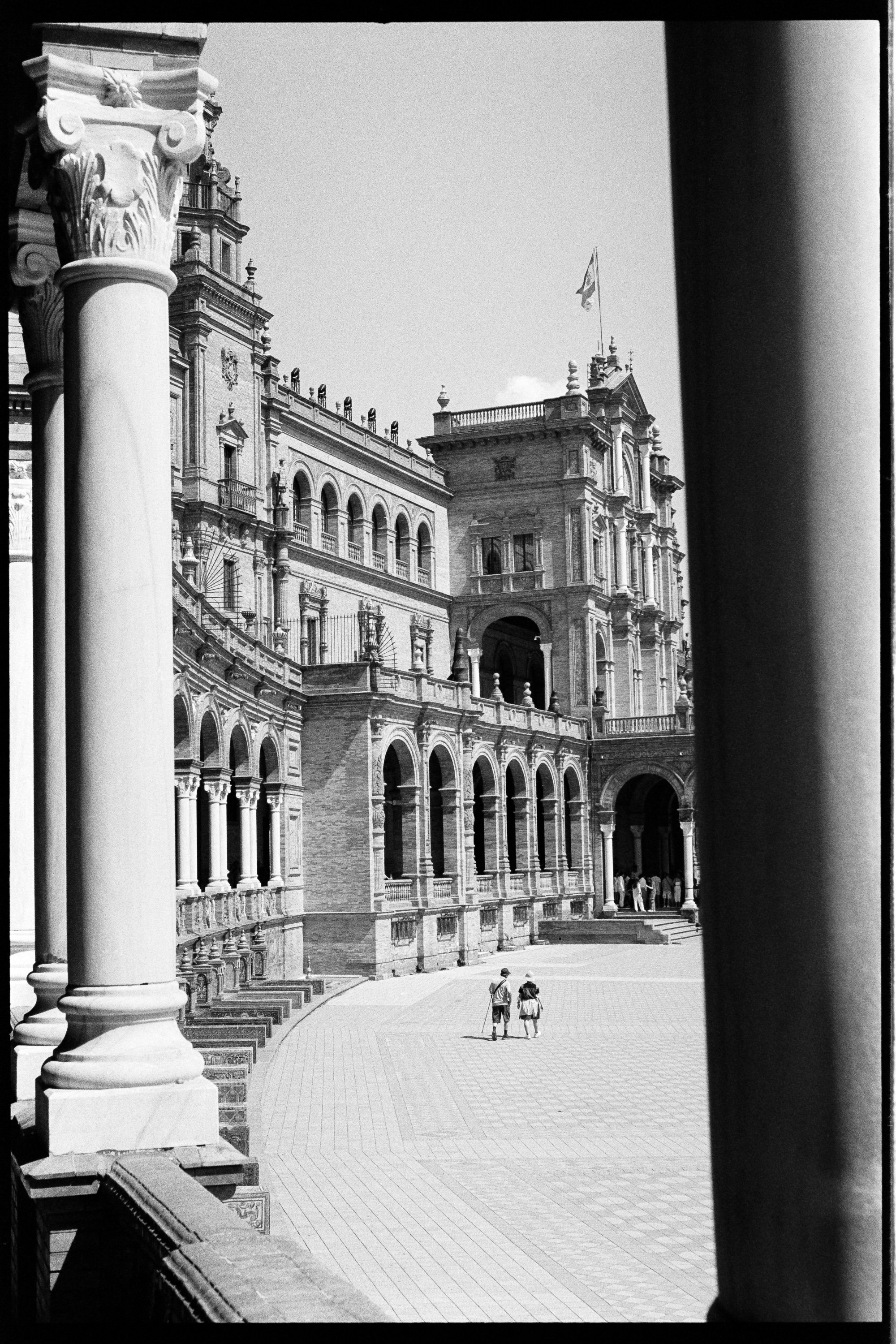 20240710_Portugal2024_NikonF3_KodakTMax 4002713-positive.jpg