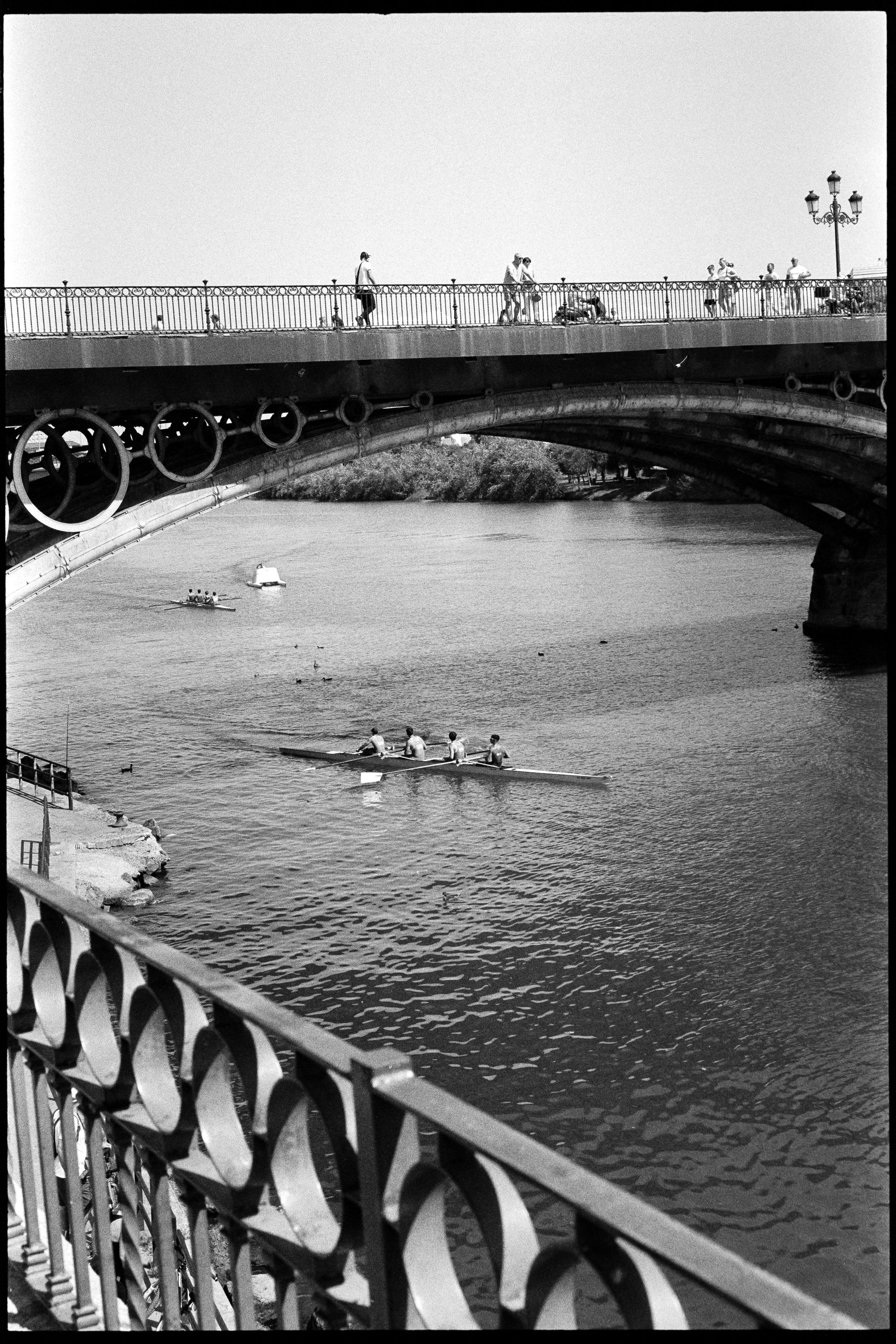 20240710_Portugal2024_NikonF3_KodakTMax 4002718-positive.jpg