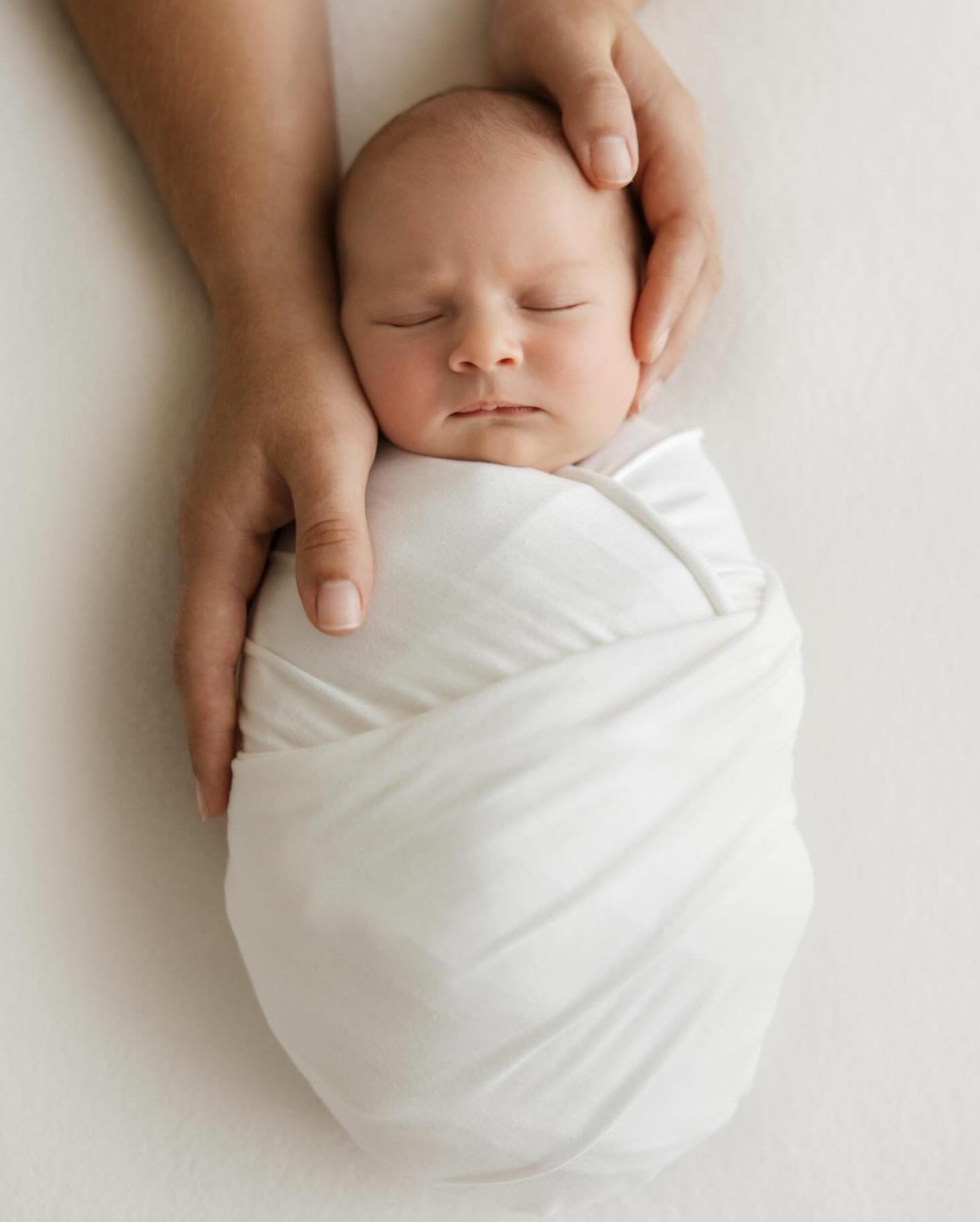 When your beautiful cousin @roseanne95 has a beautiful baby 🥰 welcome to the world Miss Majorie 💕

#newbornphotography 
#brisbanenewbornphotographer 
#brisbanephotographer