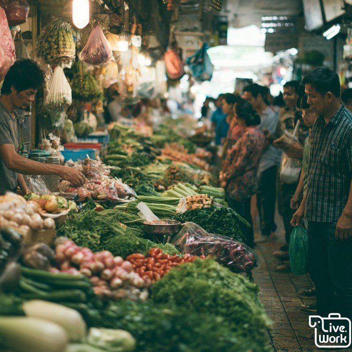 Browsing Thai markets is part of the fun&mdash;just keep it courteous and you&rsquo;ll get the best experience. Stand to the side so others can pass, and follow the (sometimes unspoken) queue order. Point with an open hand, not a finger, and let the 