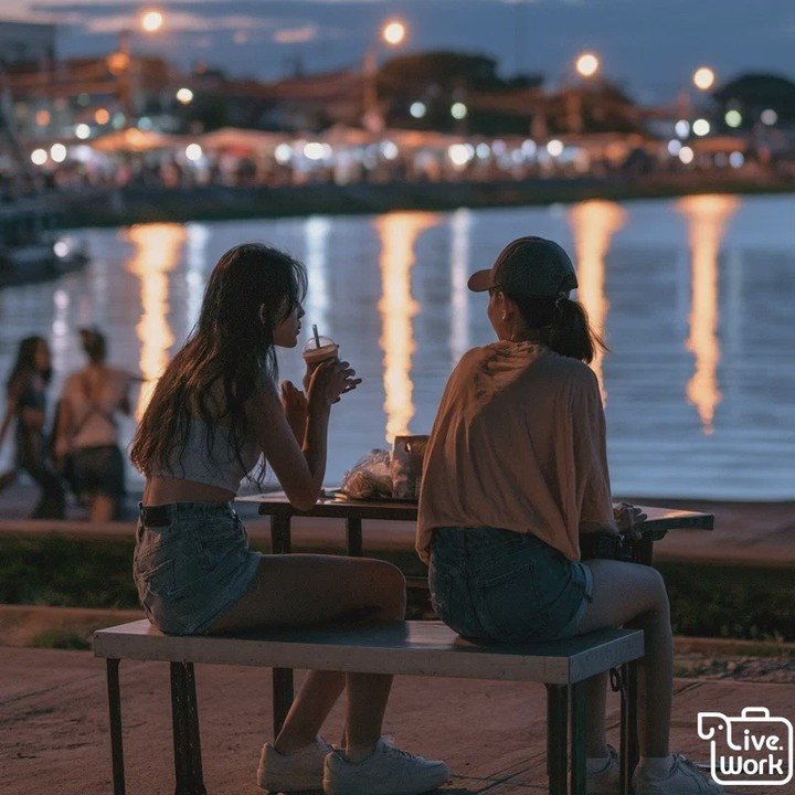 A Slow Evening in Ubon Ratchathani: Cafés, the Mun River, and Isan Night Markets
