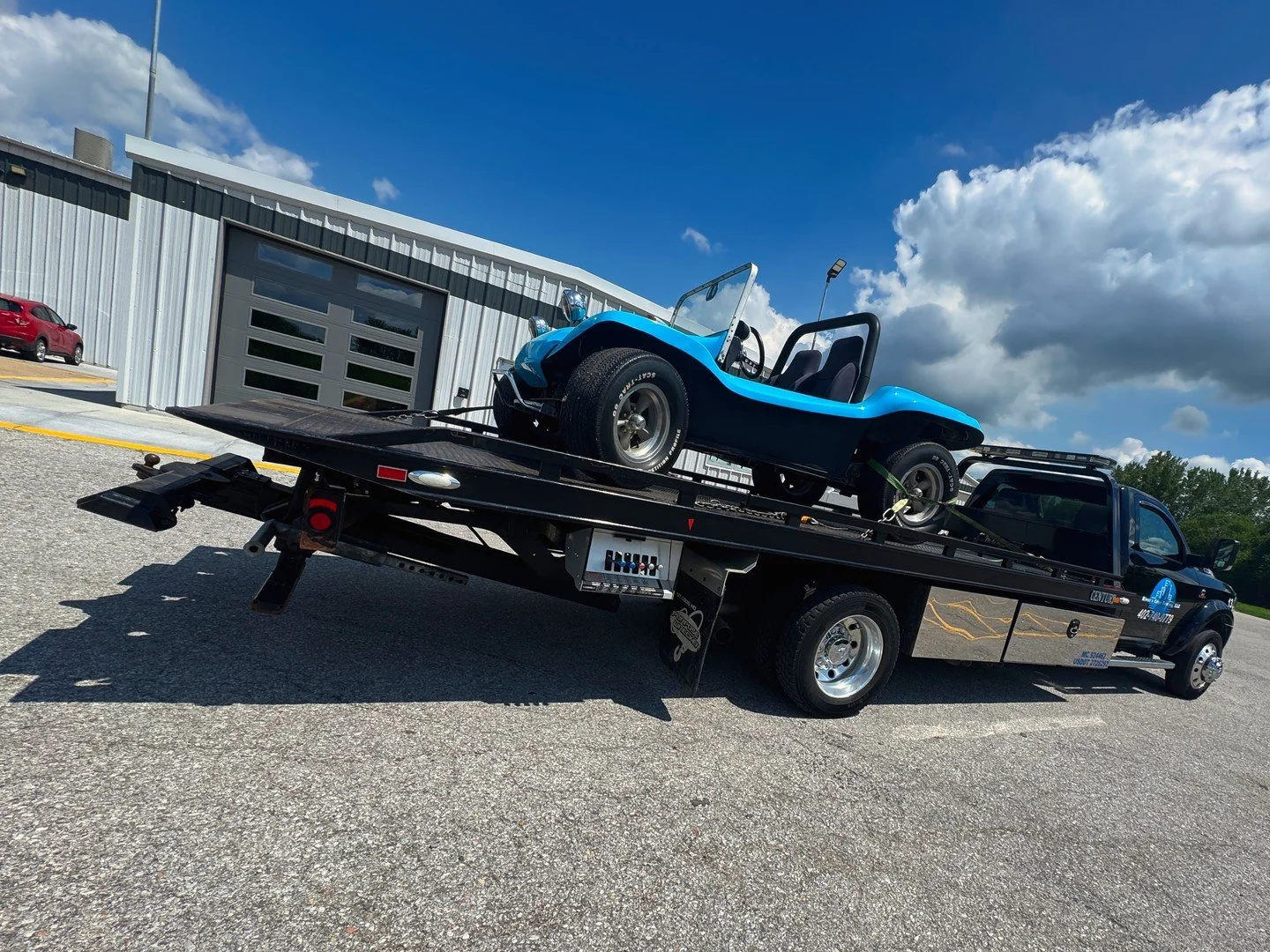 The weekend toy said, &lsquo;I&rsquo;m done.&rsquo; 

We said, &lsquo;Hop on.&rsquo;&rdquo; 🚙

📞 (402) 740-0779 &mdash; from daily drivers to driveway toys, we&rsquo;ve got you covered.

#omaha #councilbluffs #towinglife #roadsideassistance #toyhau