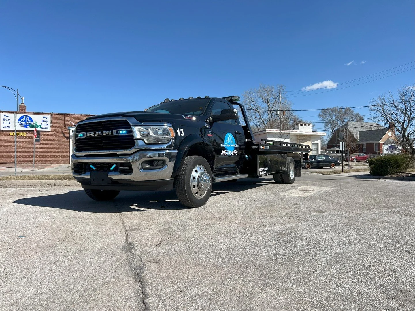 When you call us for help, the details you share can make all the difference. The more we know, the faster and safer we can get you back on the road.

Here&rsquo;s what helps us the most:

✅ Exact location &ndash; road name, mile marker, direction, p