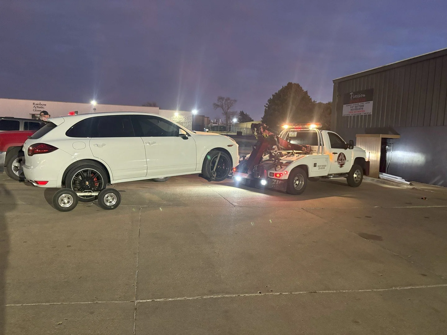 Fog creeps in quick this time of year. 🌫️ Keep your headlights on low beam, drive cautiously, and save our number in case the unexpected happens.

📞 Call (402) 740-0779 &mdash; we&rsquo;re available 24/7.

#OmahaBusiness #OmahaTowing #TowingService