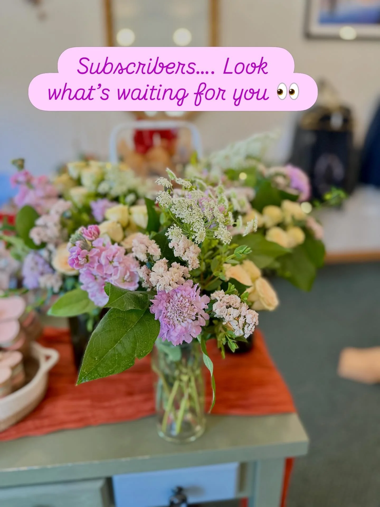Subscription bouquets are ready for pick-up 💐
I do have a couple deliveries today and may be in and out, so feel free to call or text before stopping by! I&rsquo;ll be here until 6 this evening ✨ #bloomyourjoy #marigoldblooms #plumascounty #flowerde