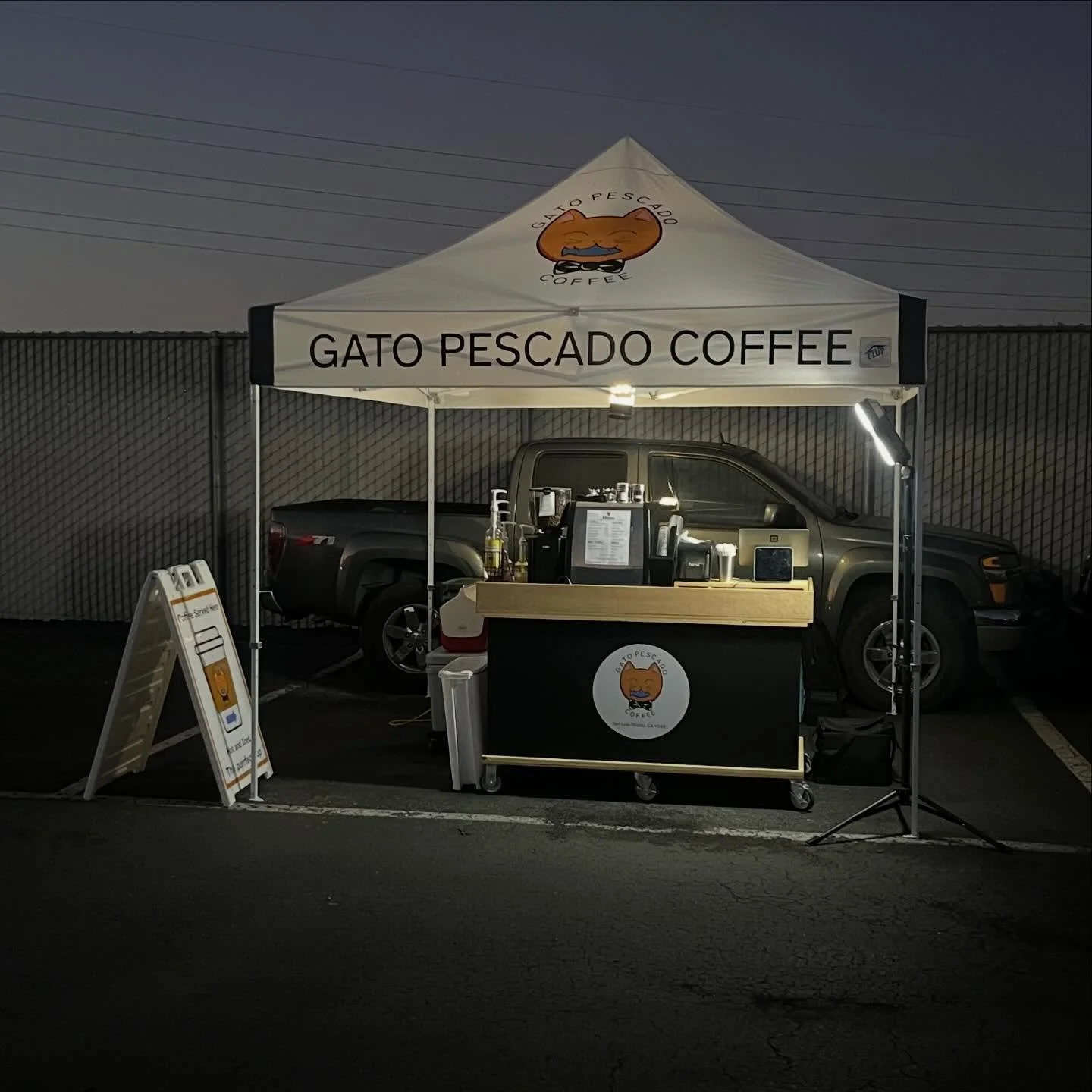 Couple pics from last Sunday when the cart popped up at the @sunsetdriveinslo swapmeet before the Benito Bowl