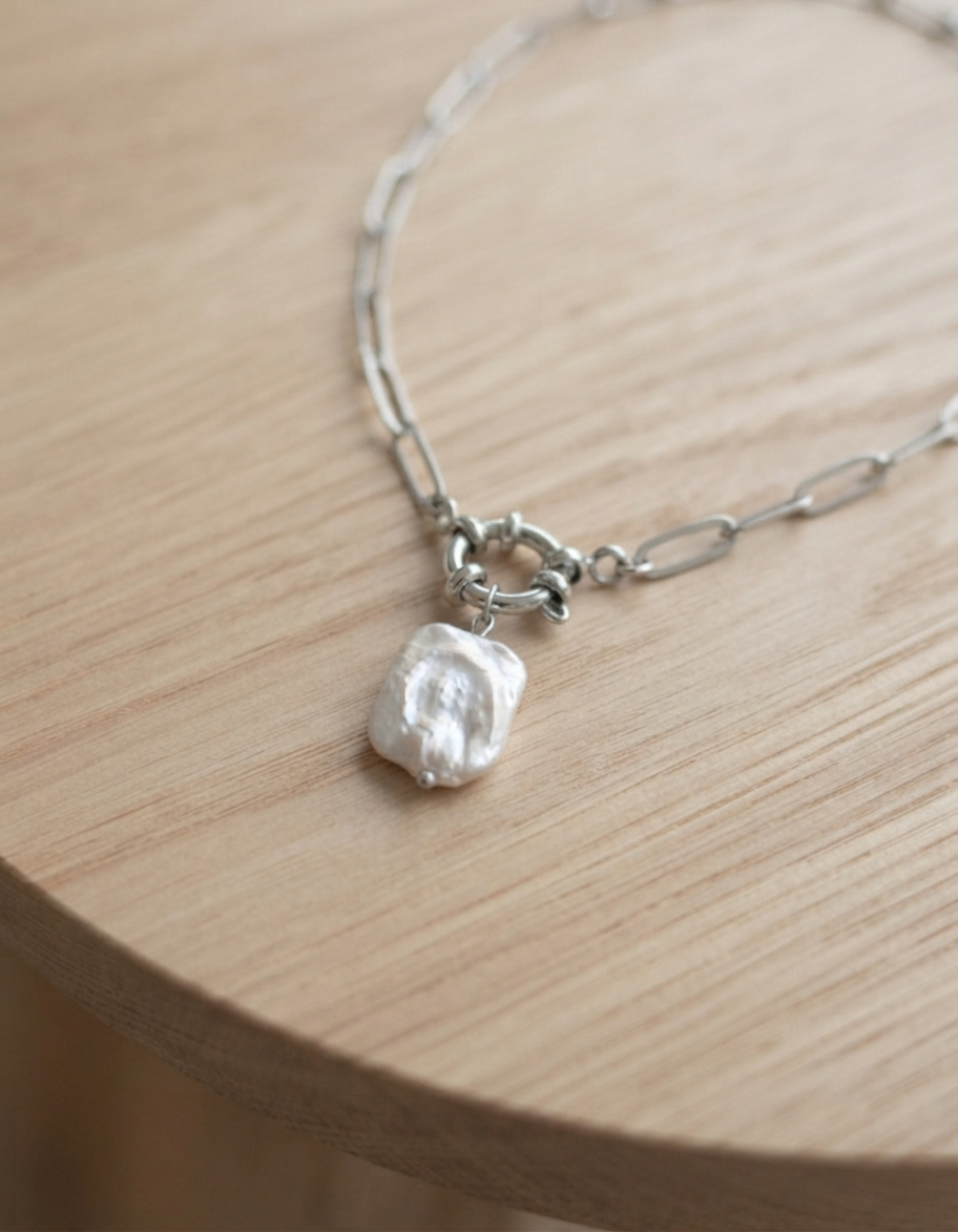 Tilly May - Aura Toggle - Silver.png