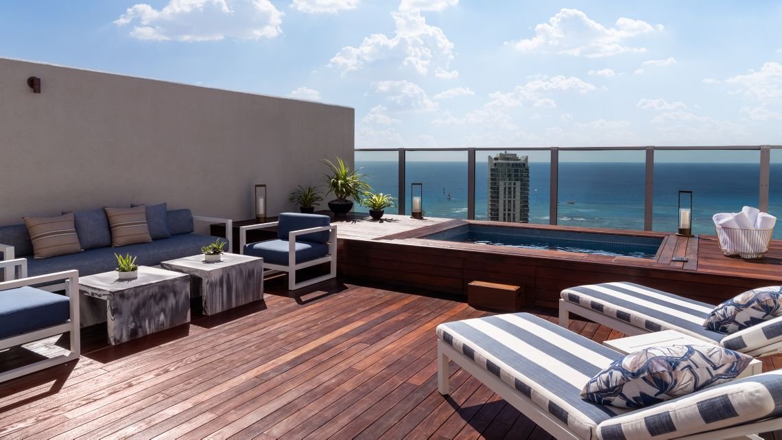 rz-hnlrr-rooftop-deck-23712_Wide-Hor.jpeg