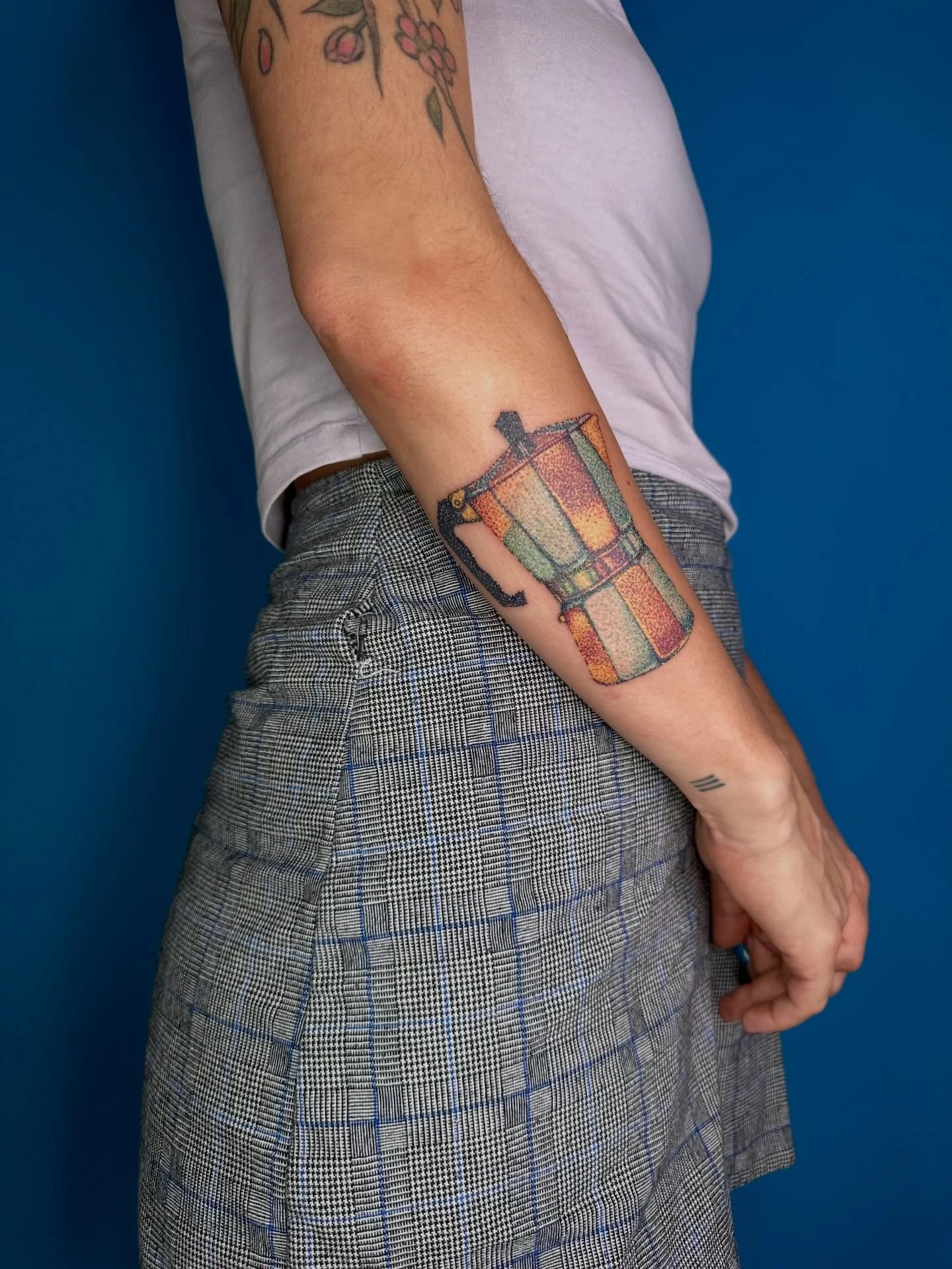 Is it coffee or is it glitter? Why not both? ☕️✨

Loving this shiny stovetop espresso from my flash designs! If you need a permanent little pick-me-up, my DMs are open for questions or to brainstorm your next shiny idea ☺️

Ready for a tattoo experie